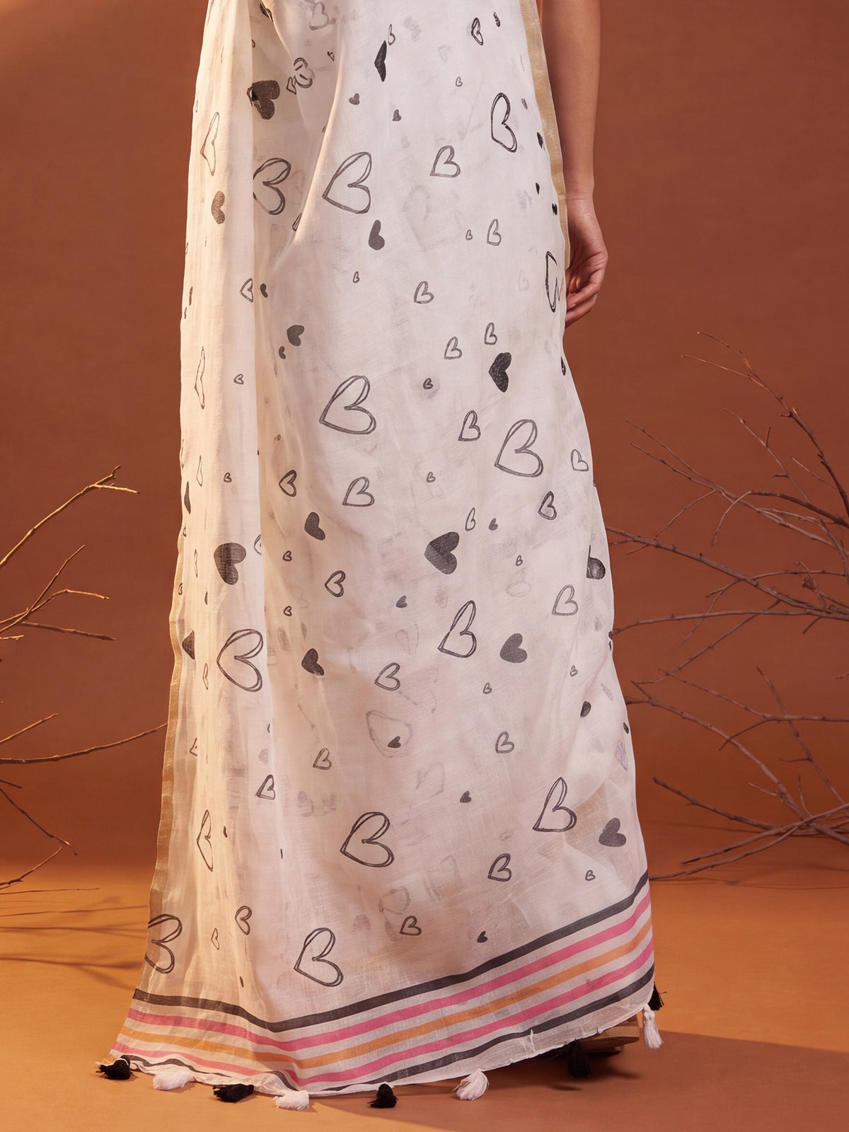 White Cotton Linen saree – detail view 5