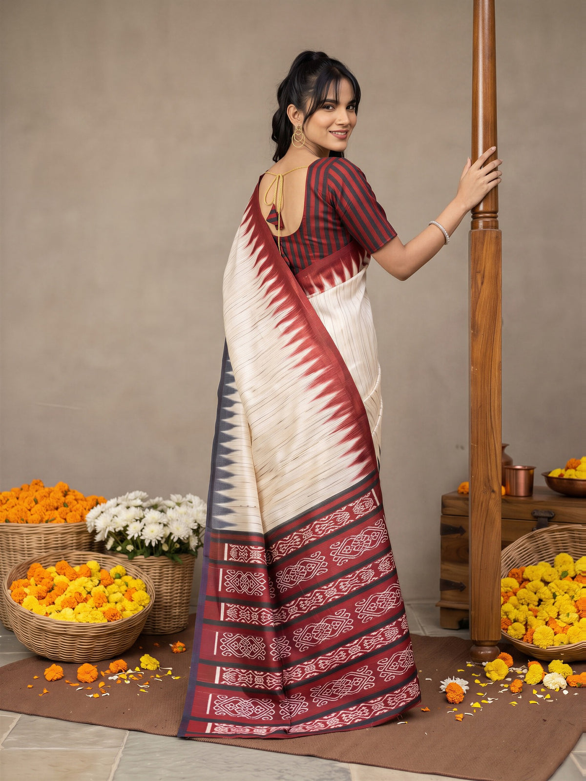 Beige Bhagalpuri Silk saree – detail view 1