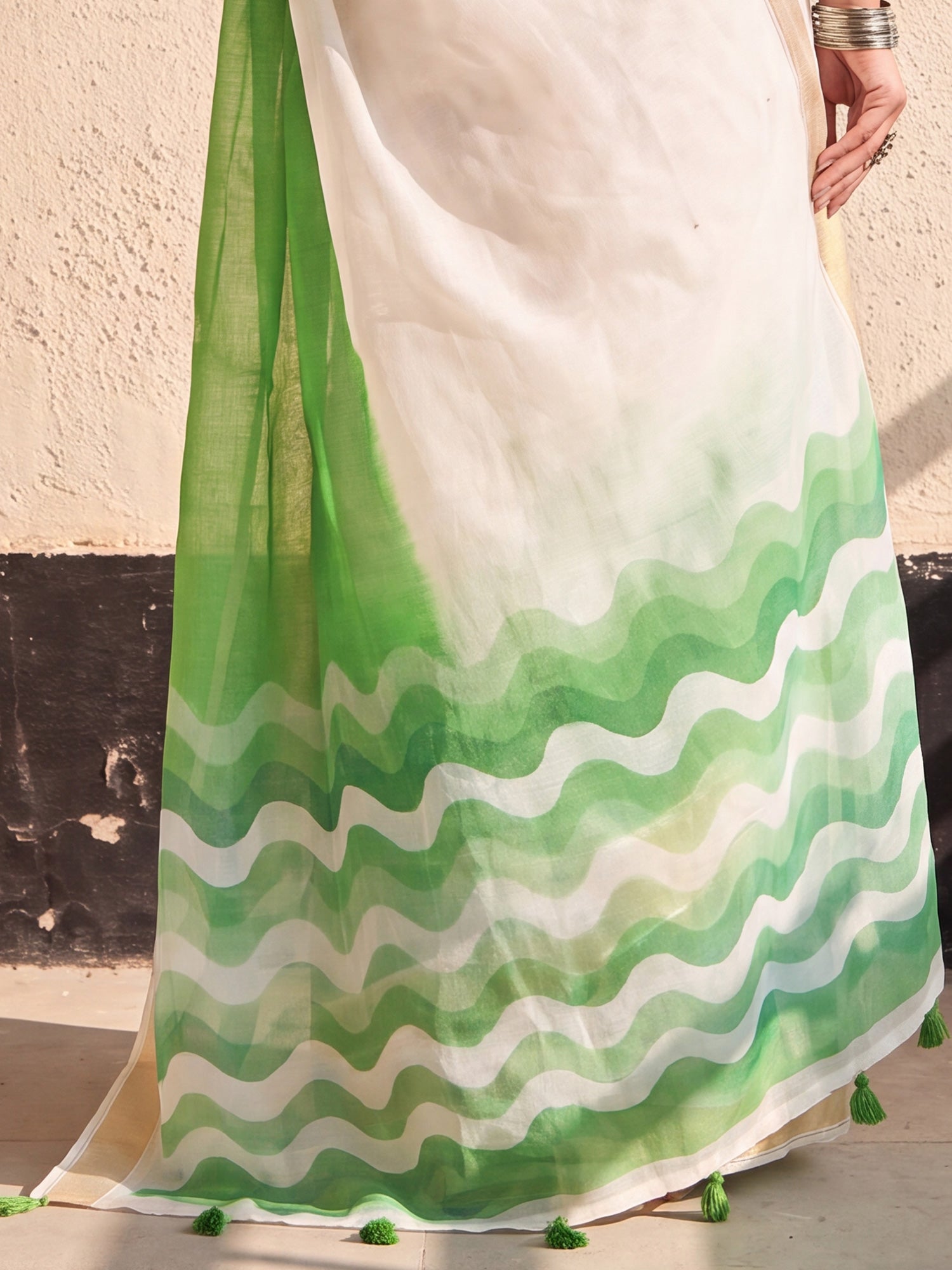 Light Green Linen saree – detail view 5