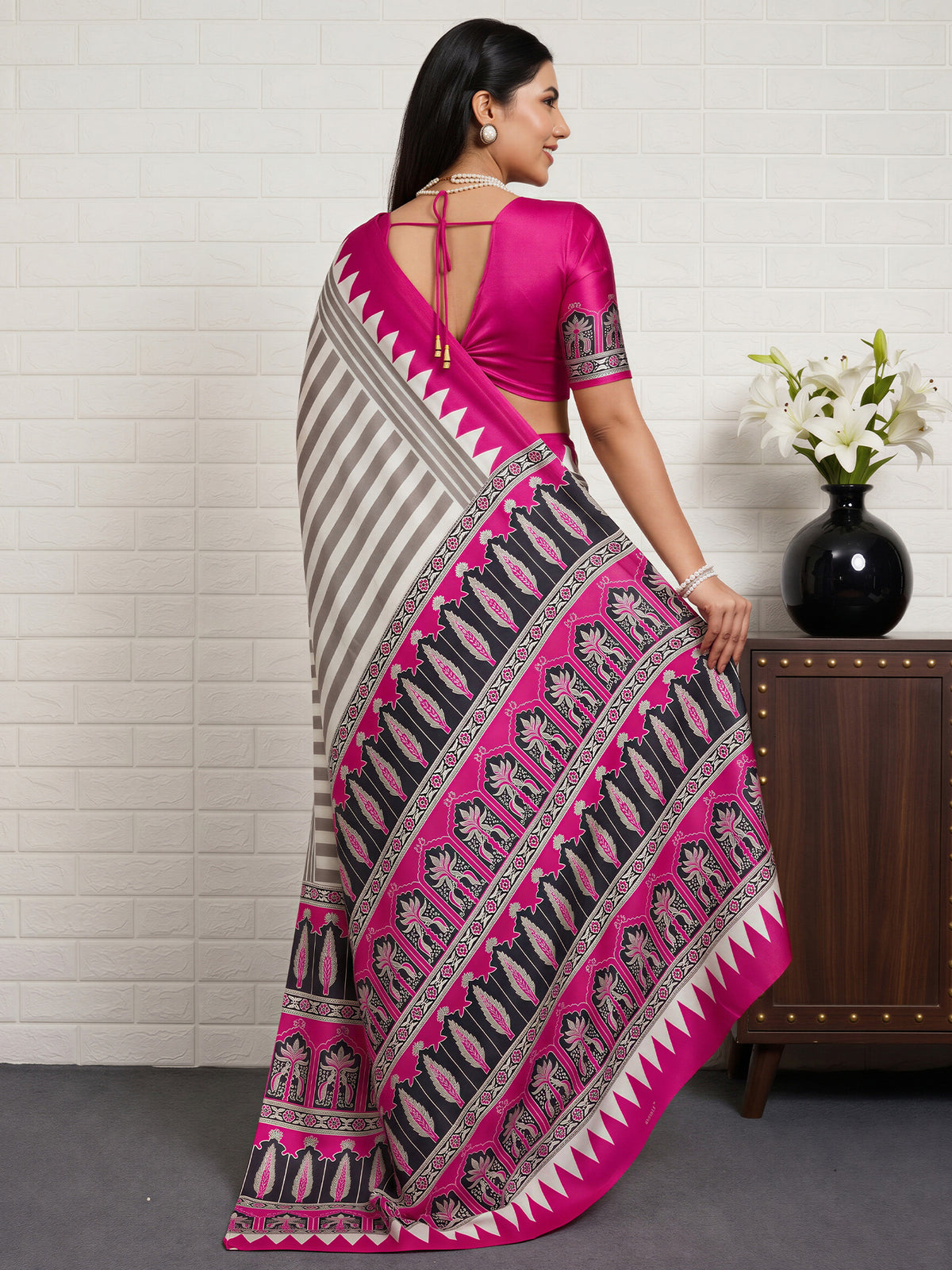 Pink Satin saree – detail view 1