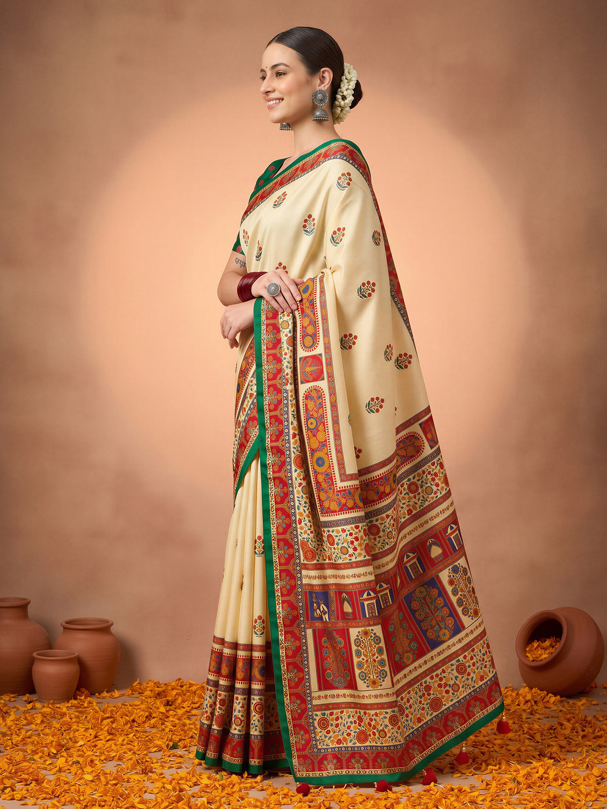 Cream Silk Blend saree – detail view 2