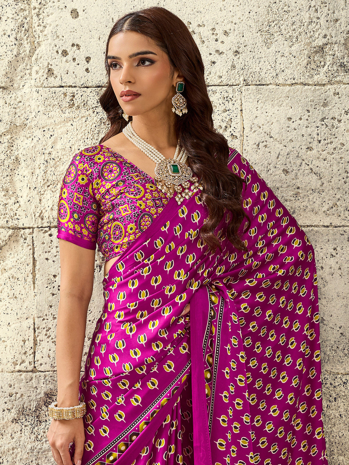 Magenta Satin saree – detail view 4