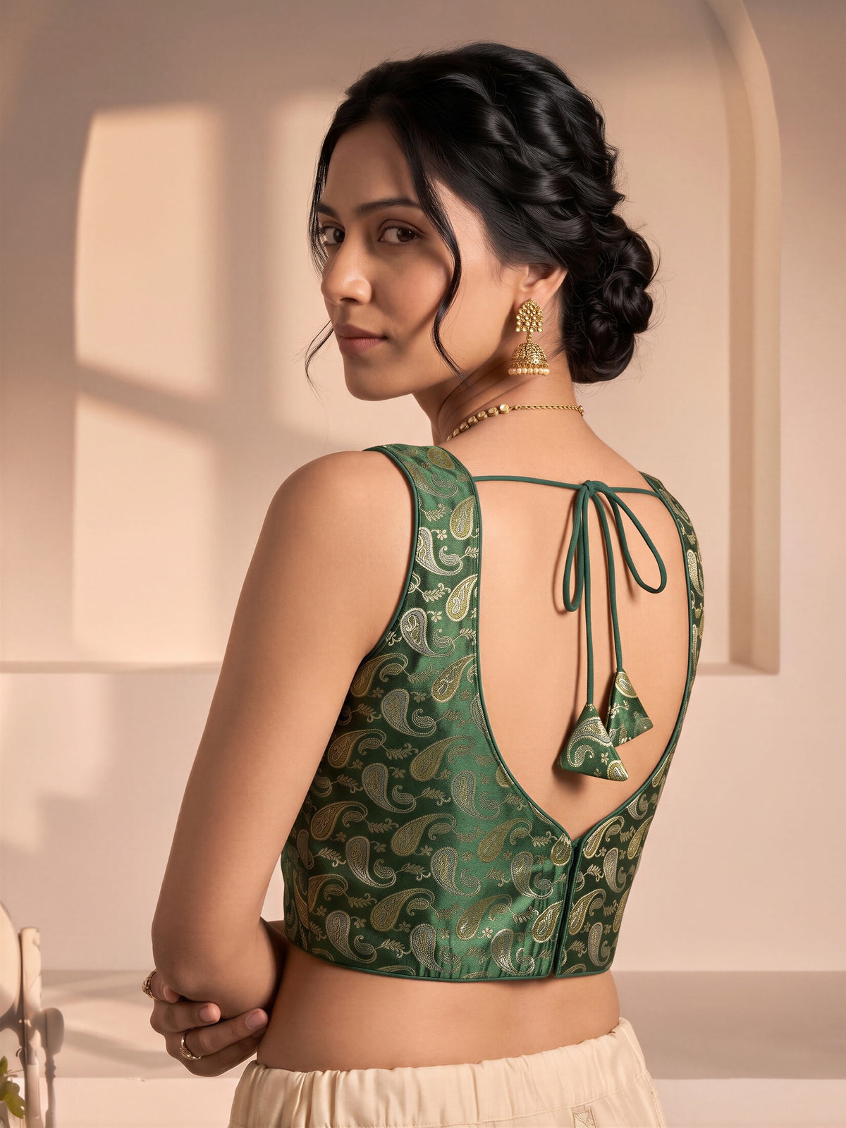 Green woven brocade silk blend sleeveless readymade saree blouse with v neck view 1