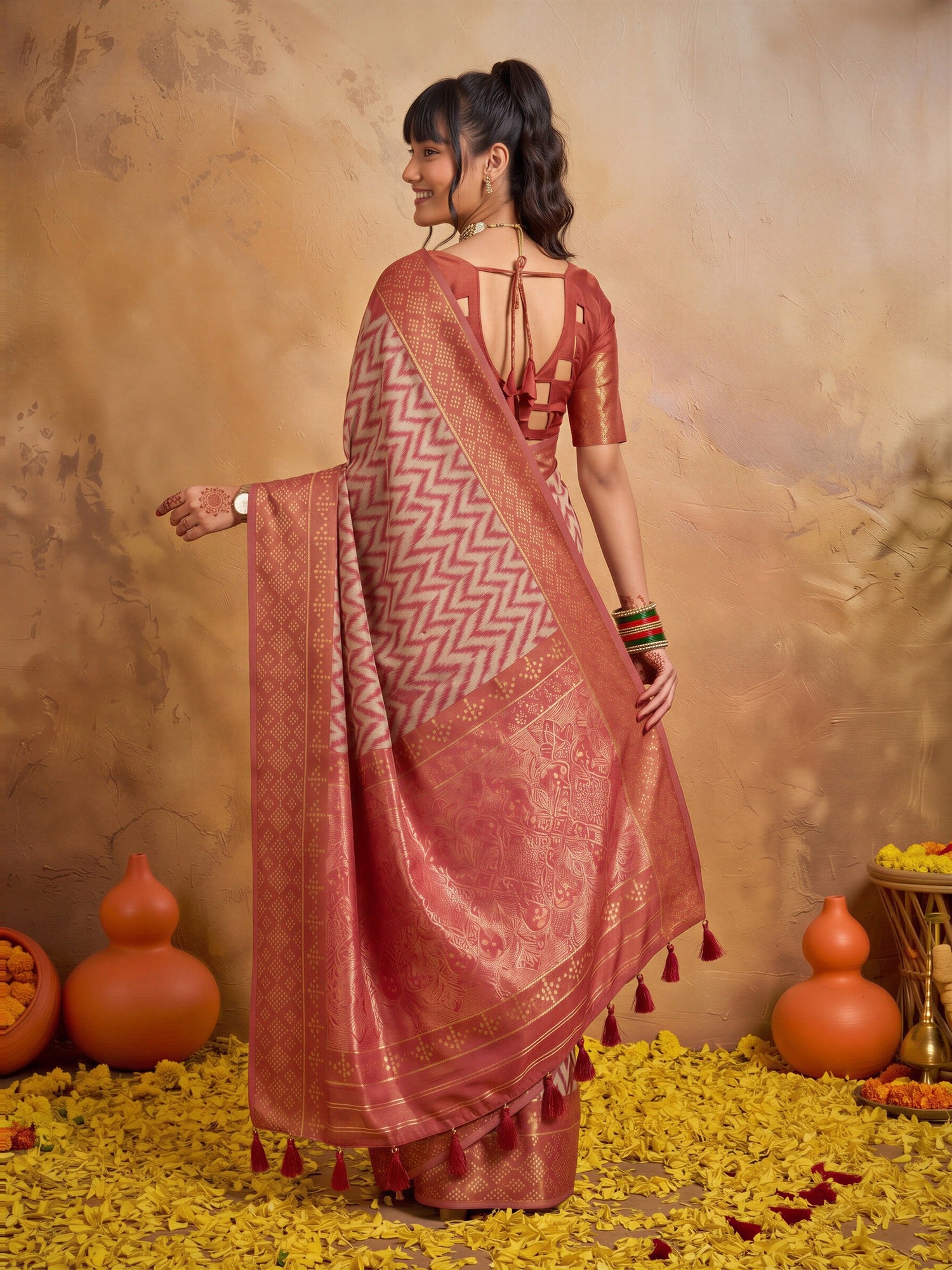 Orange Viscose saree – detail view 1