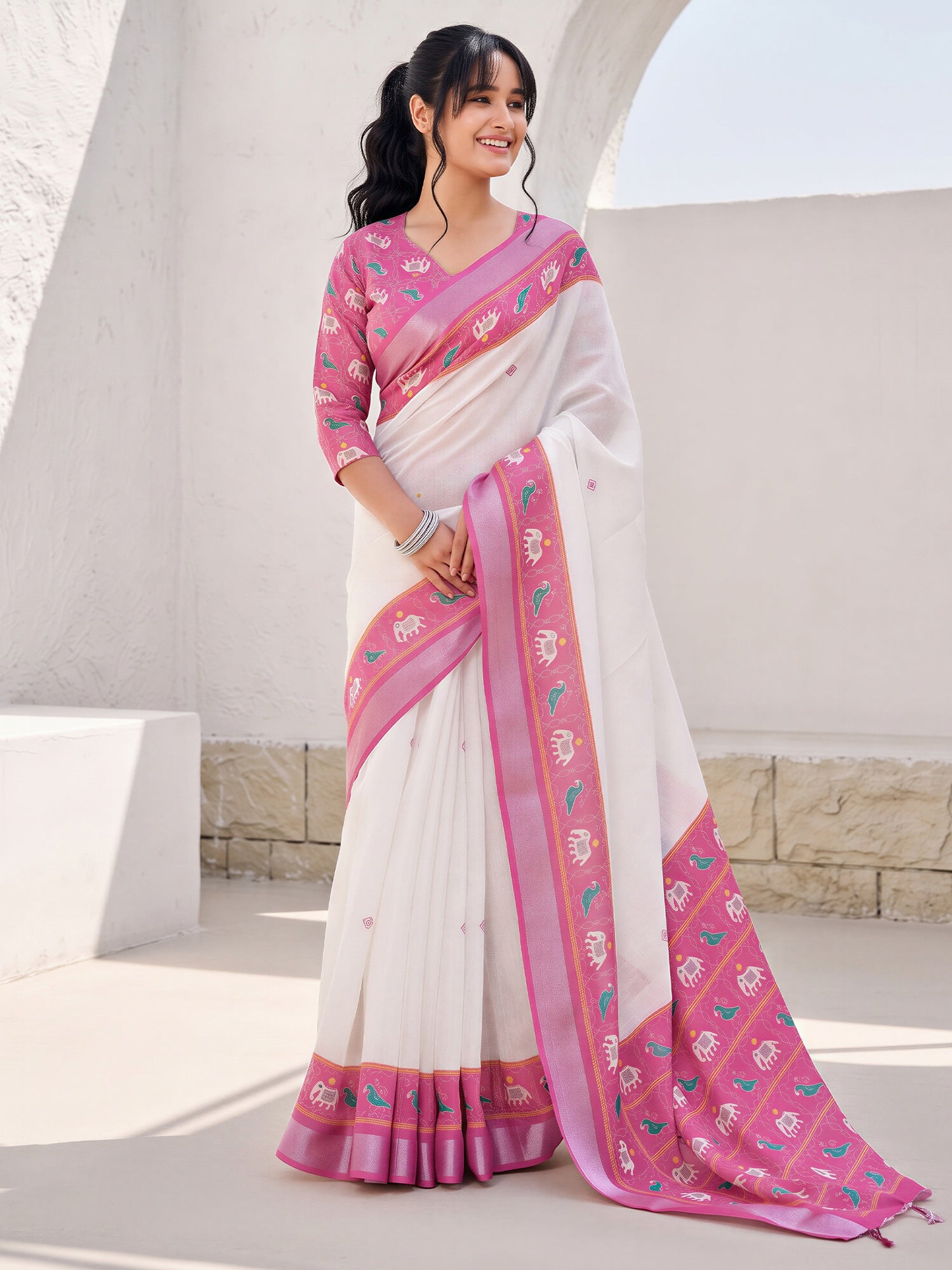 White Cotton Linen saree – detail view 3