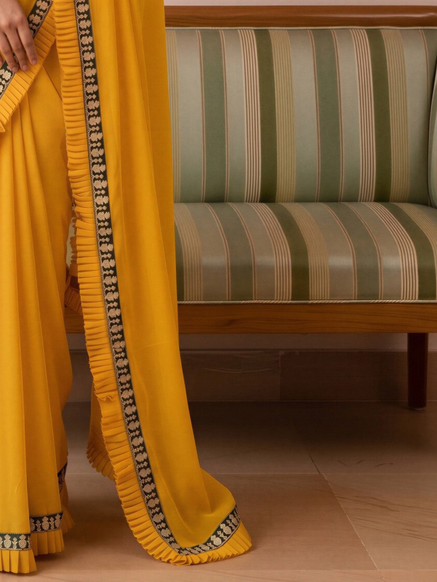 Yellow Georgette saree – detail view 5