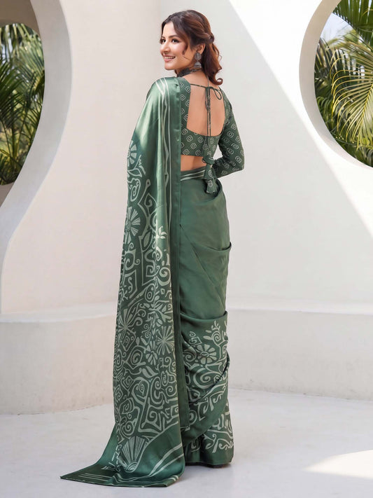 Green Crepe saree – detail view 1