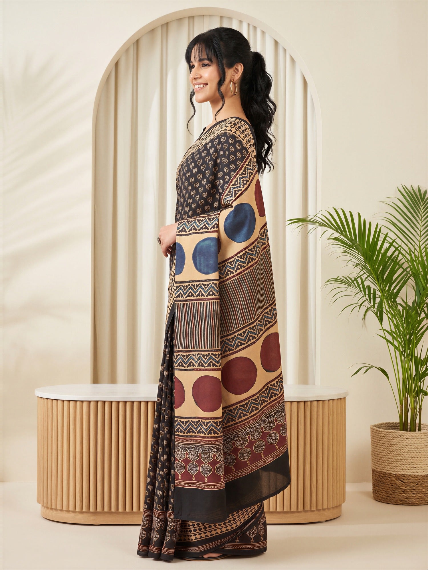 Black Silk Blend saree – detail view 2