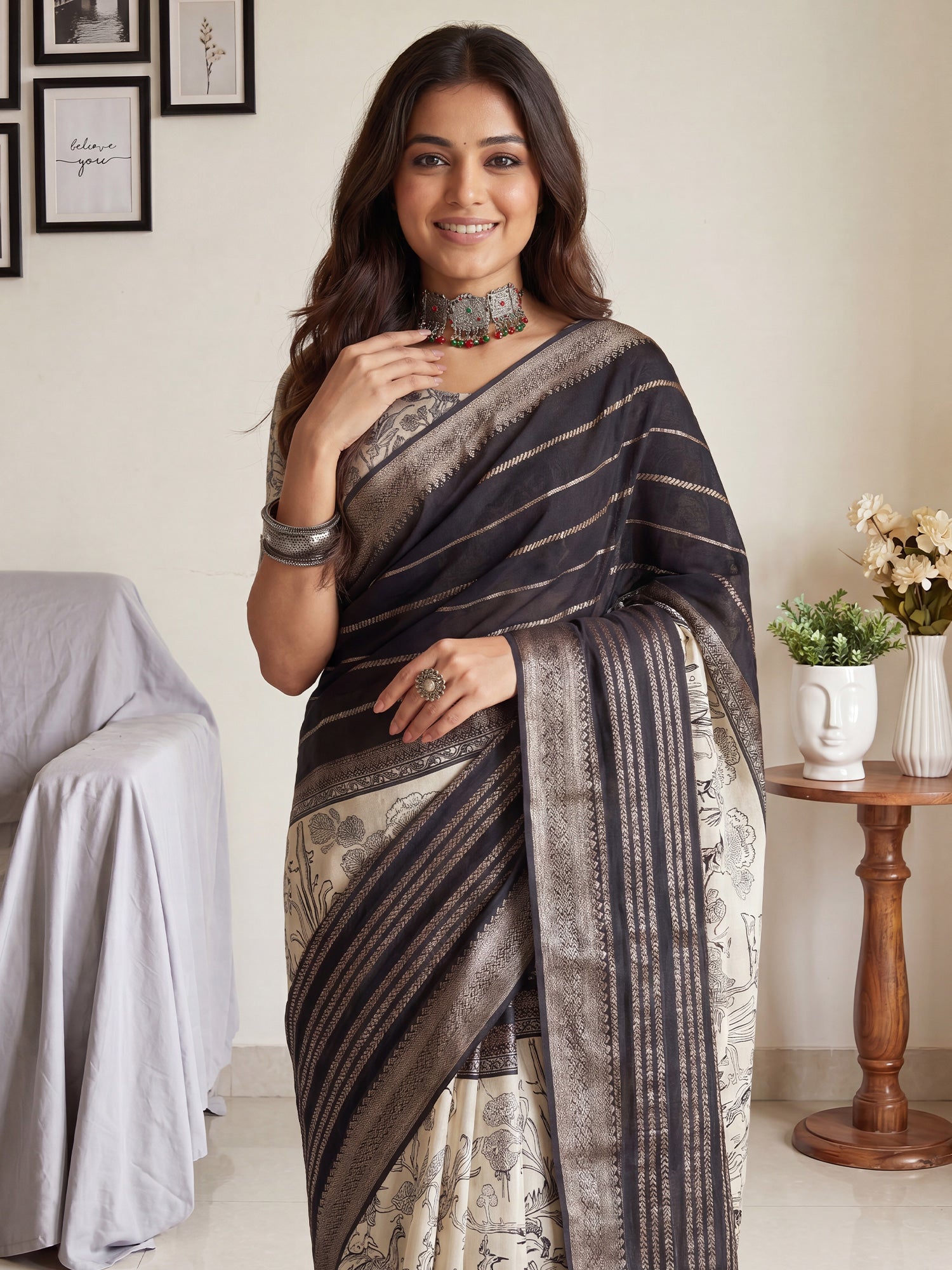 Black Viscose Silk saree – detail view 4