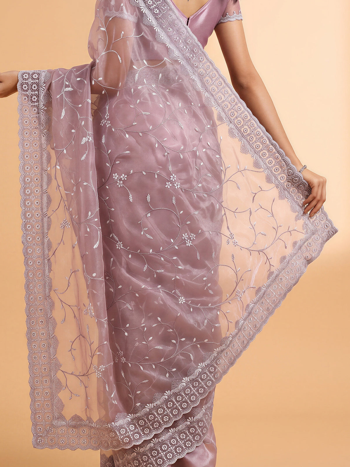 Purple Organza saree – detail view 5