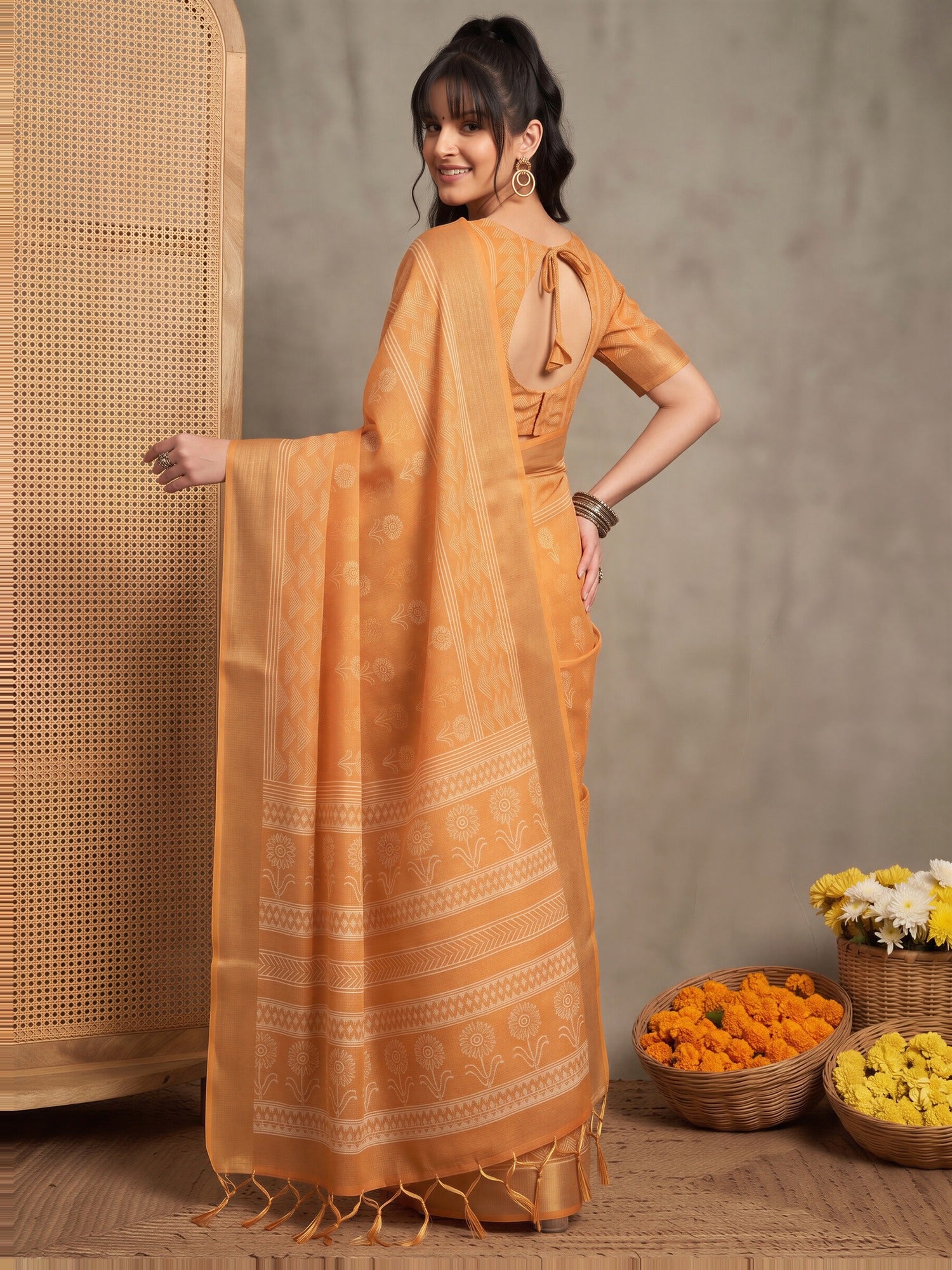 Orange Linen saree – detail view 1