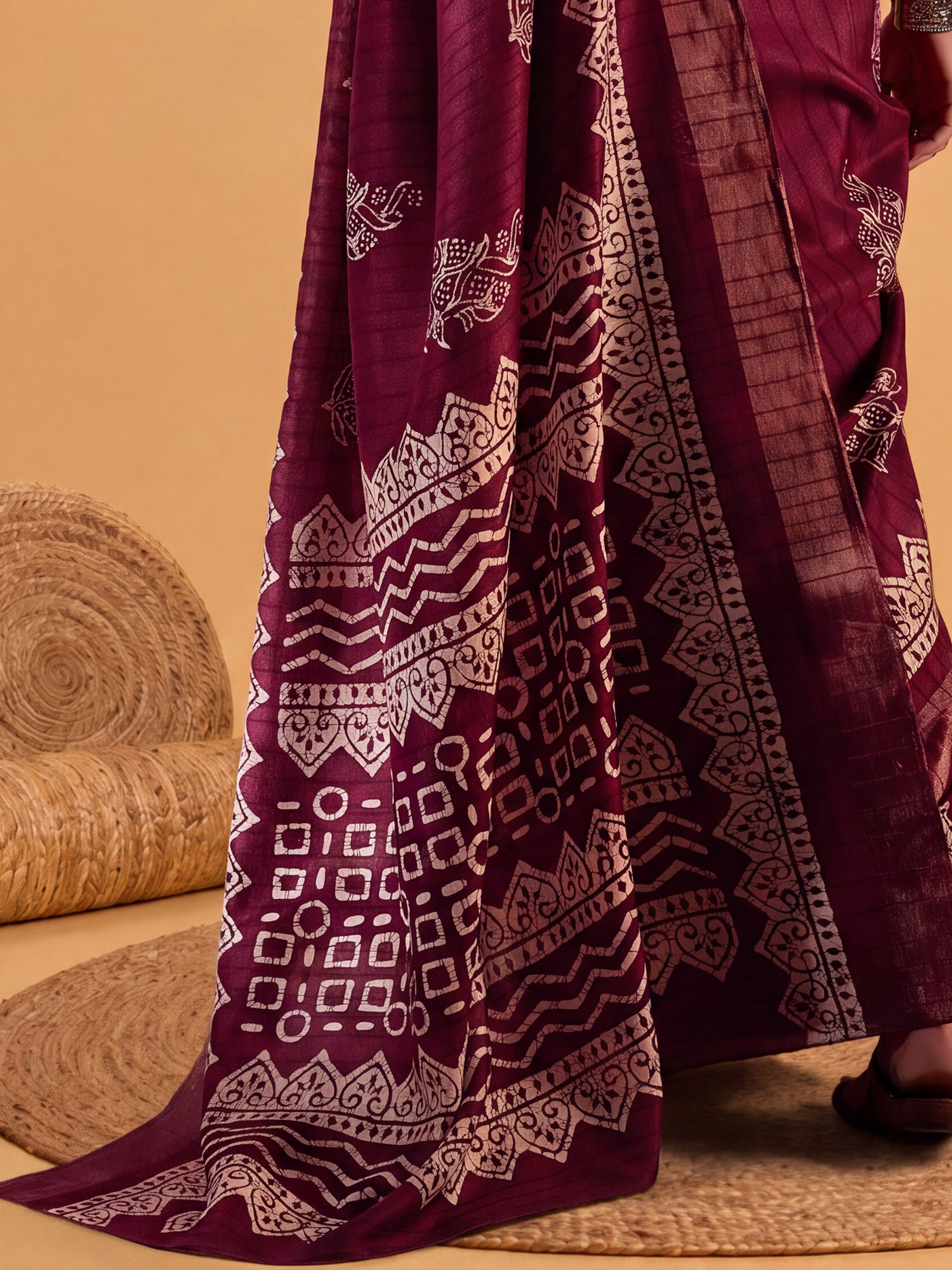 Burgundy Silk Blend saree – detail view 5