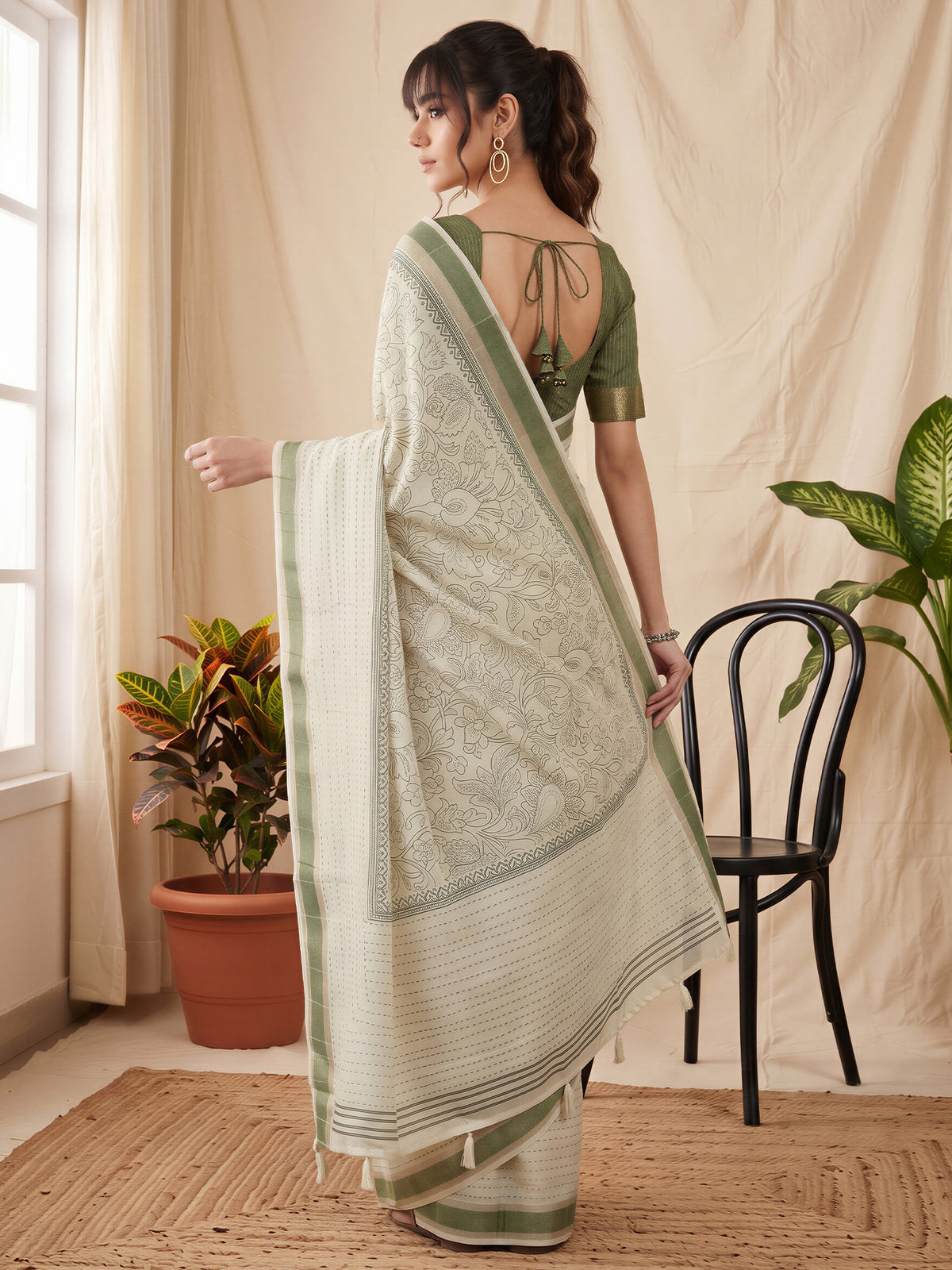 Off White Cotton Silk saree – detail view 1