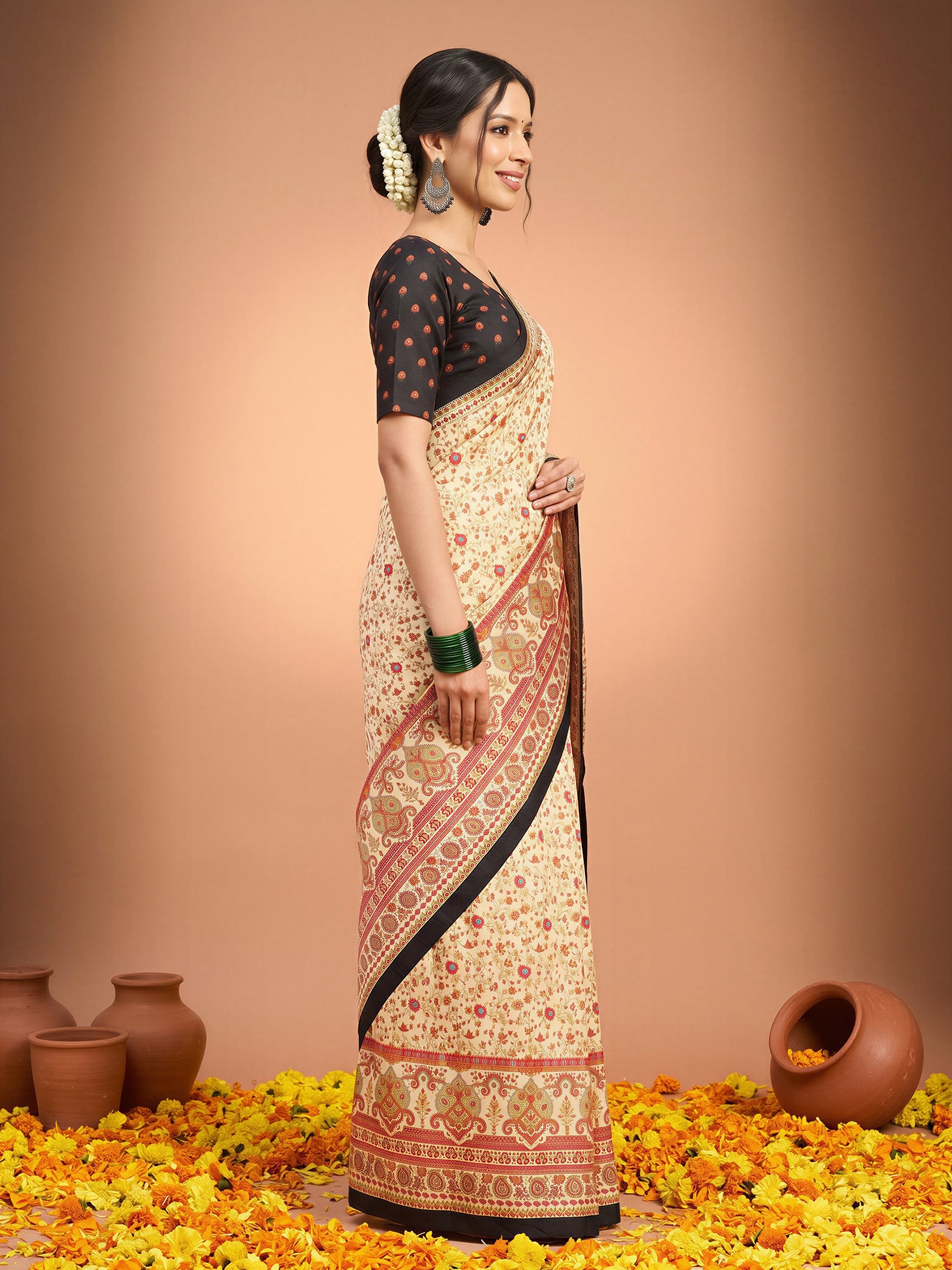 Cream Silk Blend saree – detail view 2