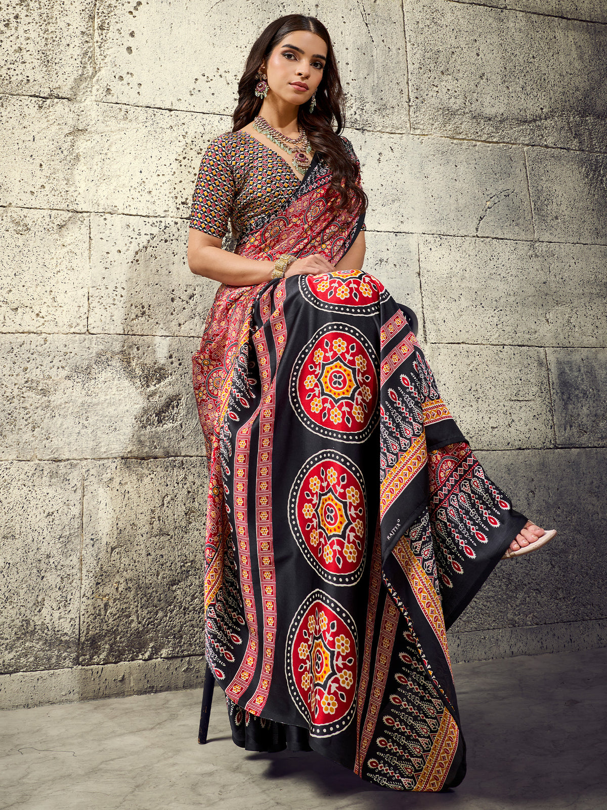 Maroon Satin saree – detail view 2