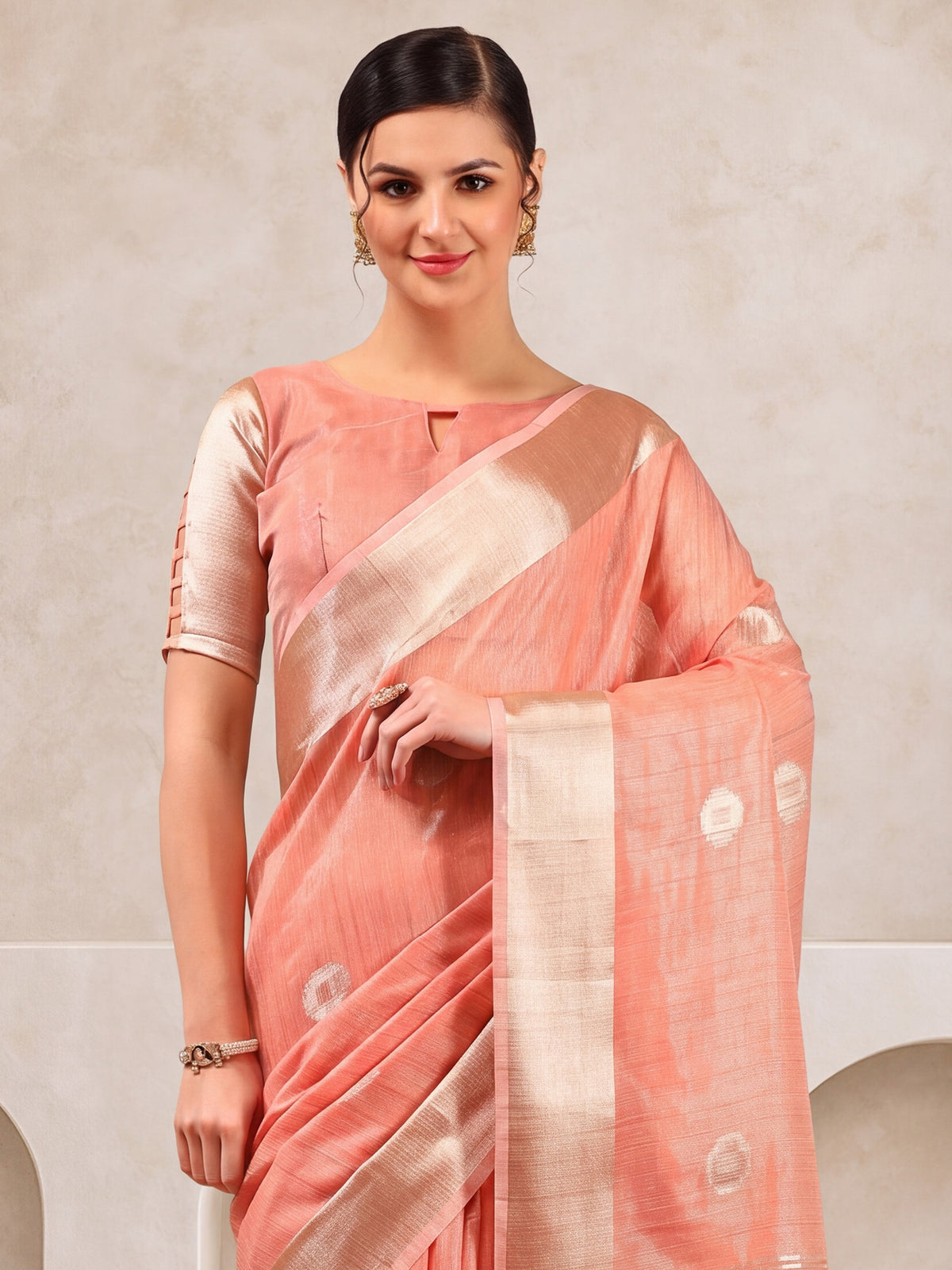 Peach Linen saree – detail view 4