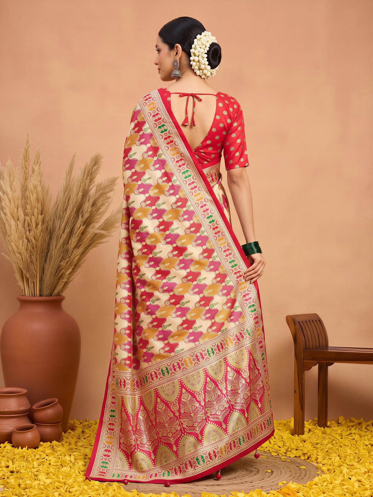 Red Silk Blend saree – detail view 1