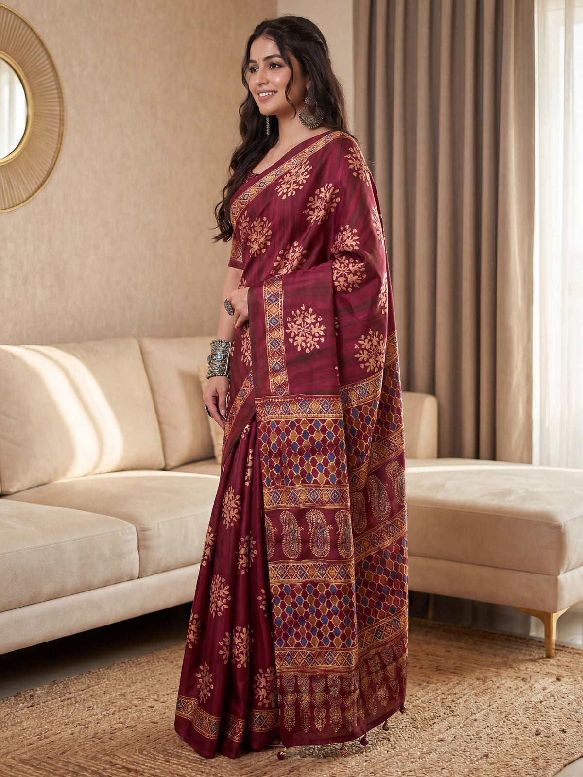 Burgundy Pure Crepe saree – detail view 2
