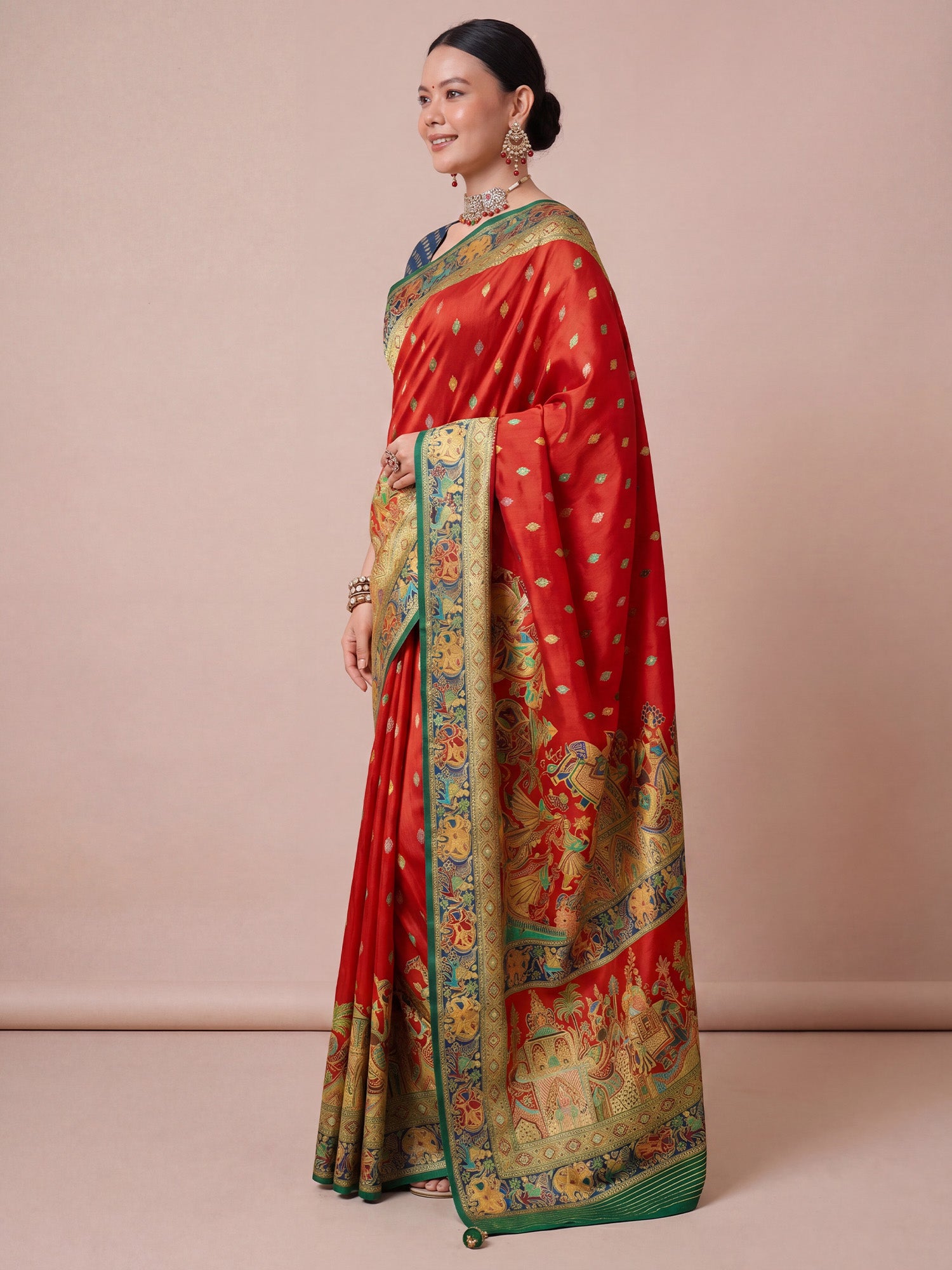 Red Viscose saree – detail view 2