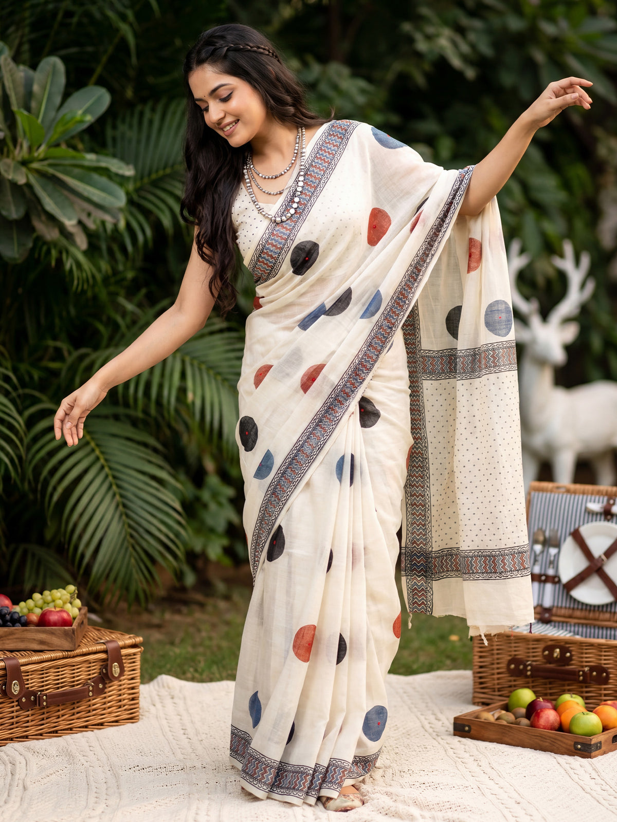 Off White Linen saree – detail view 3