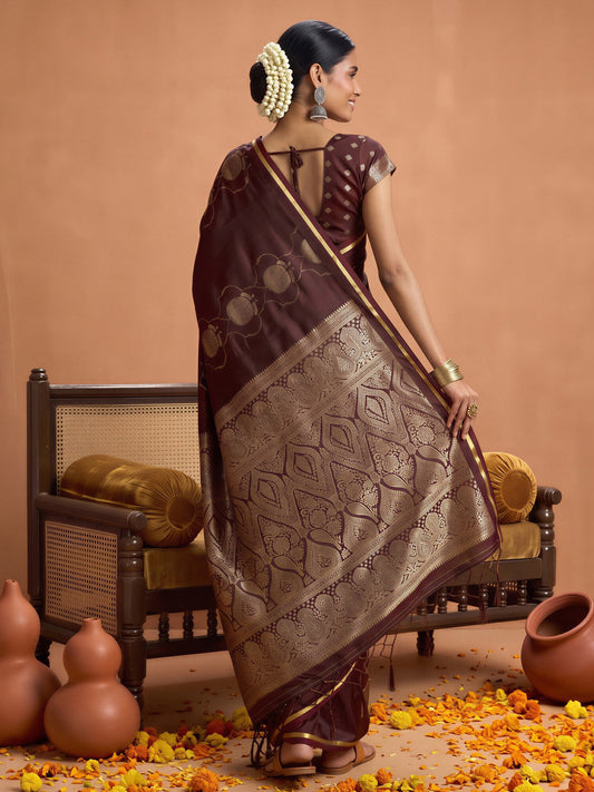 Maroon Satin saree – detail view 1