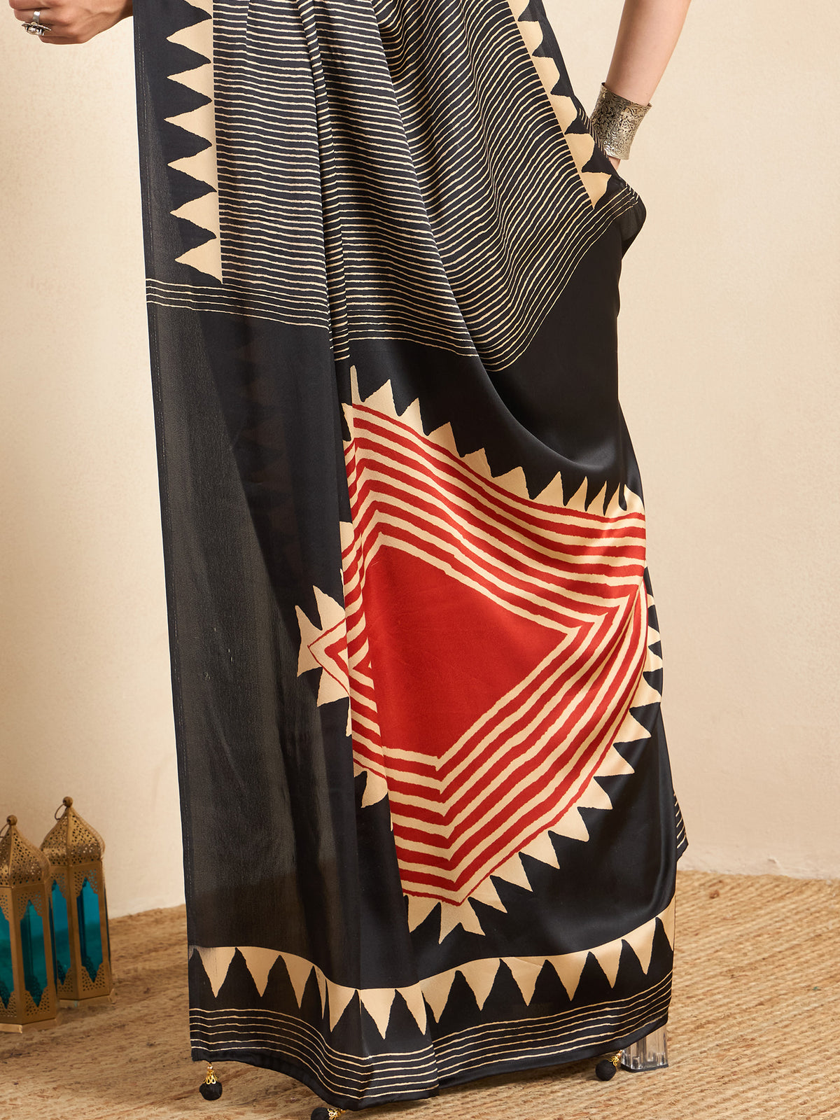 Black Pure Crepe saree – detail view 4