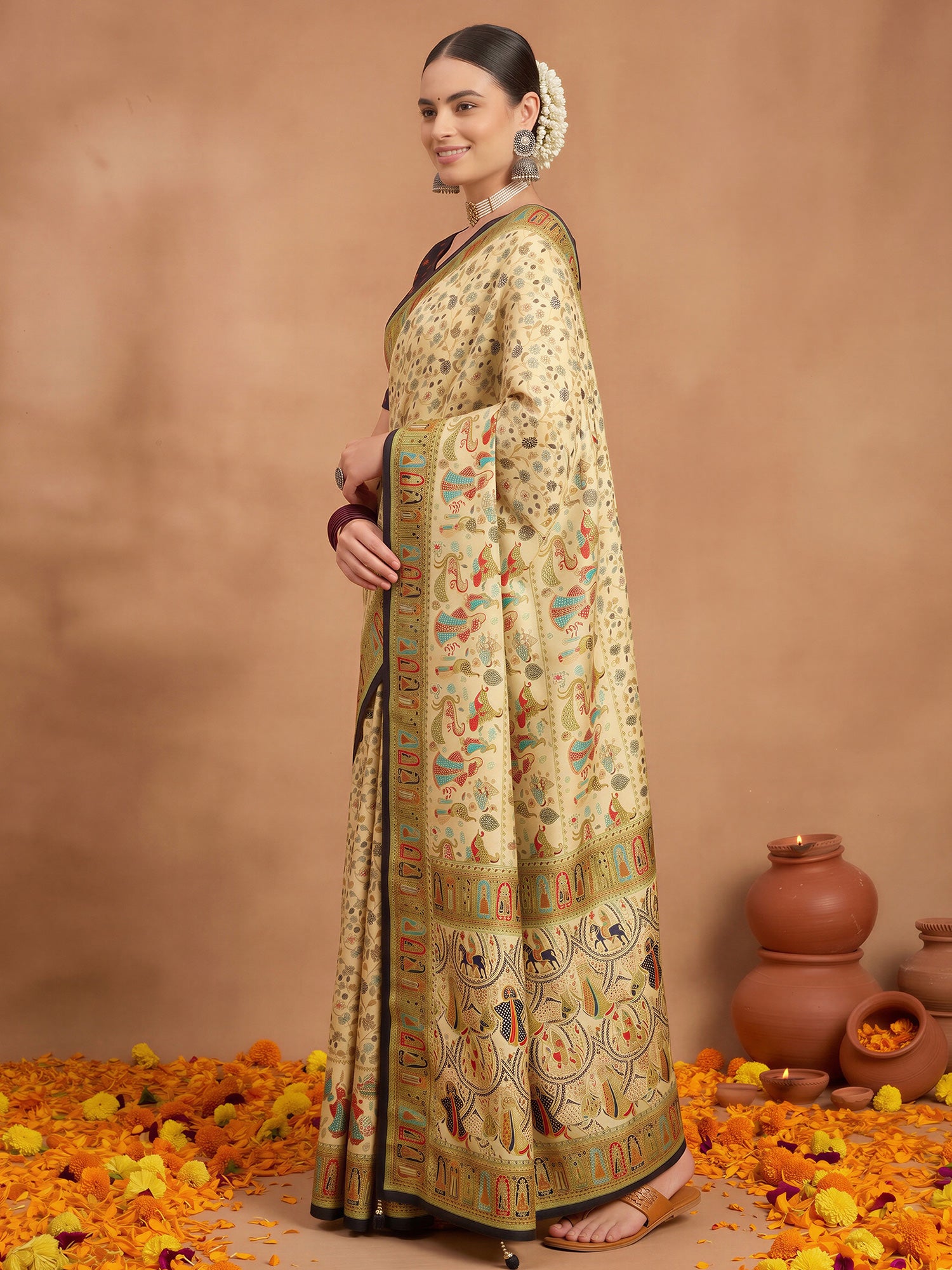 Cream Silk Blend saree – detail view 2