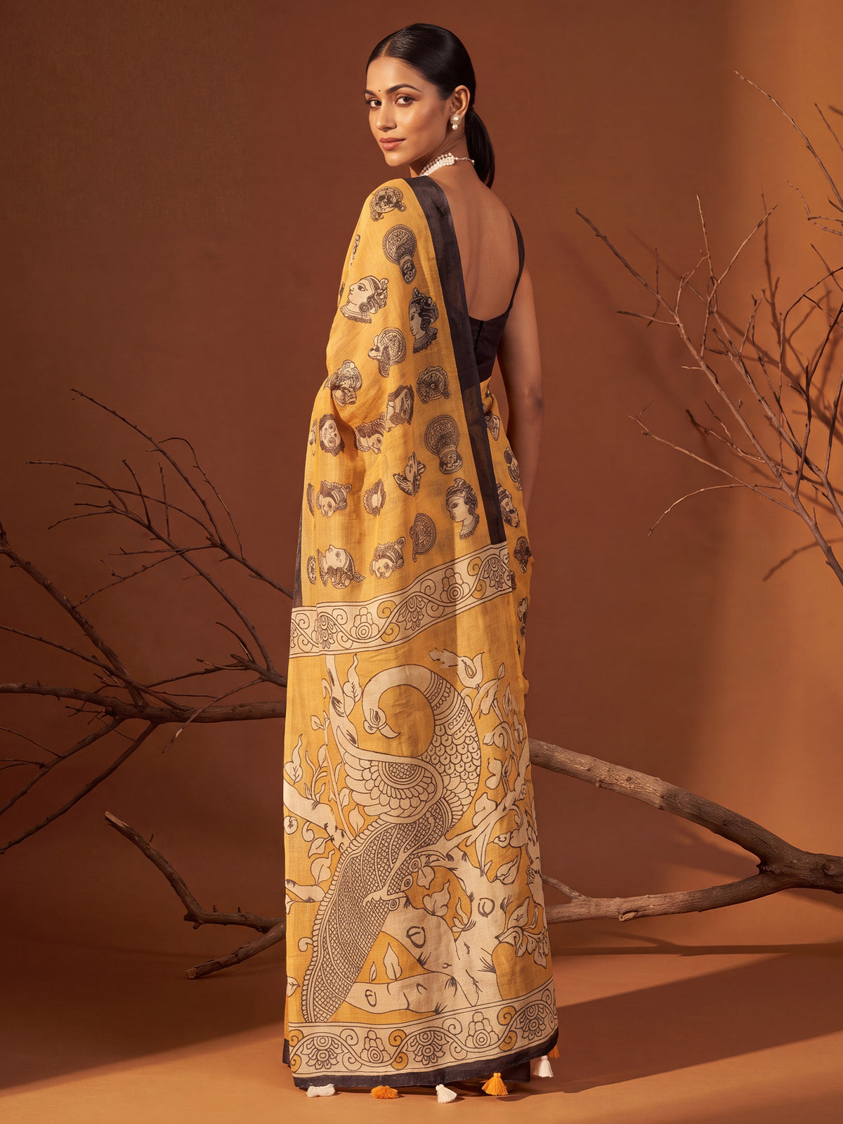 Mustard Cotton Linen saree – detail view 1