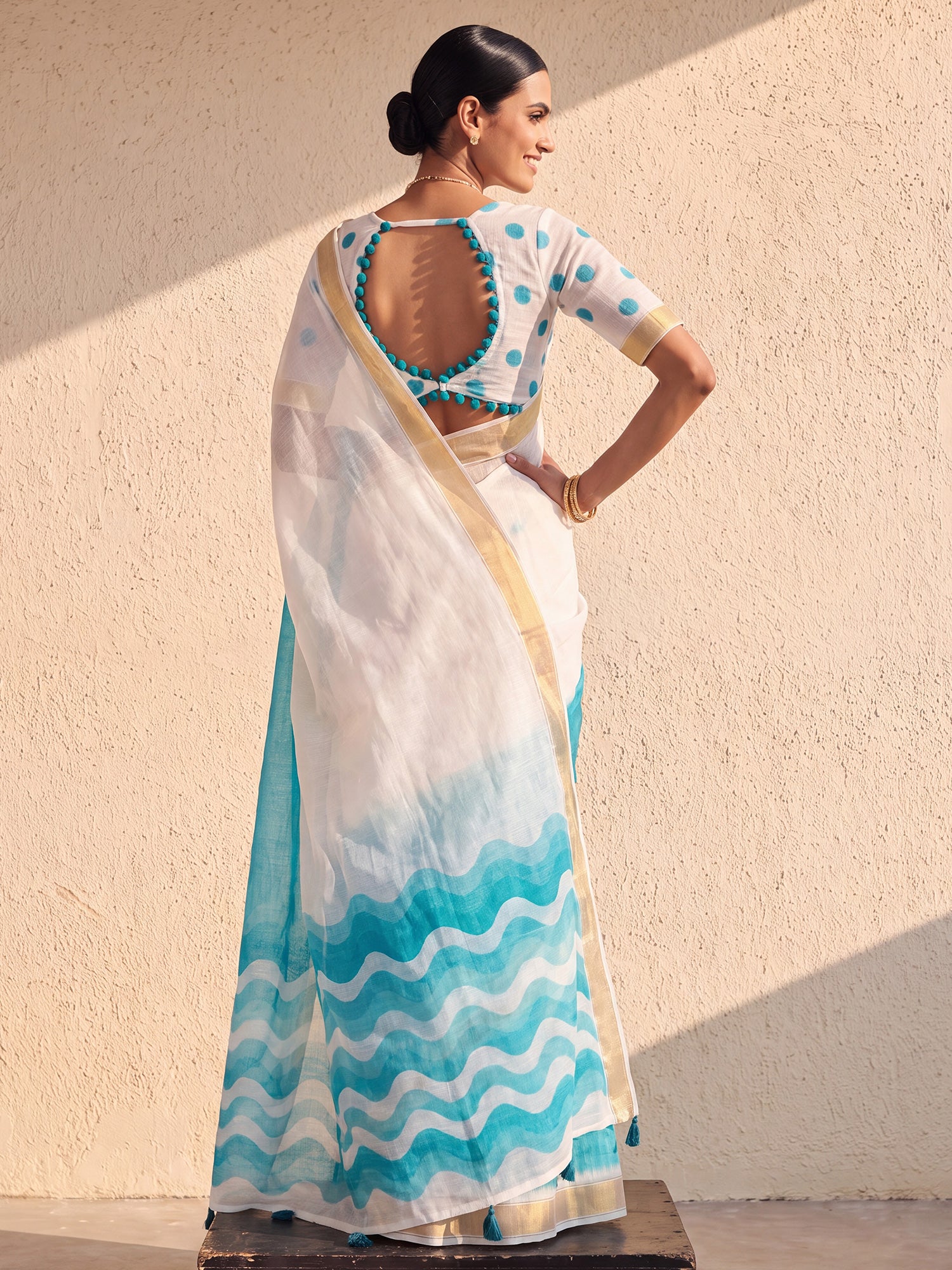 Light Blue Linen saree – detail view 1