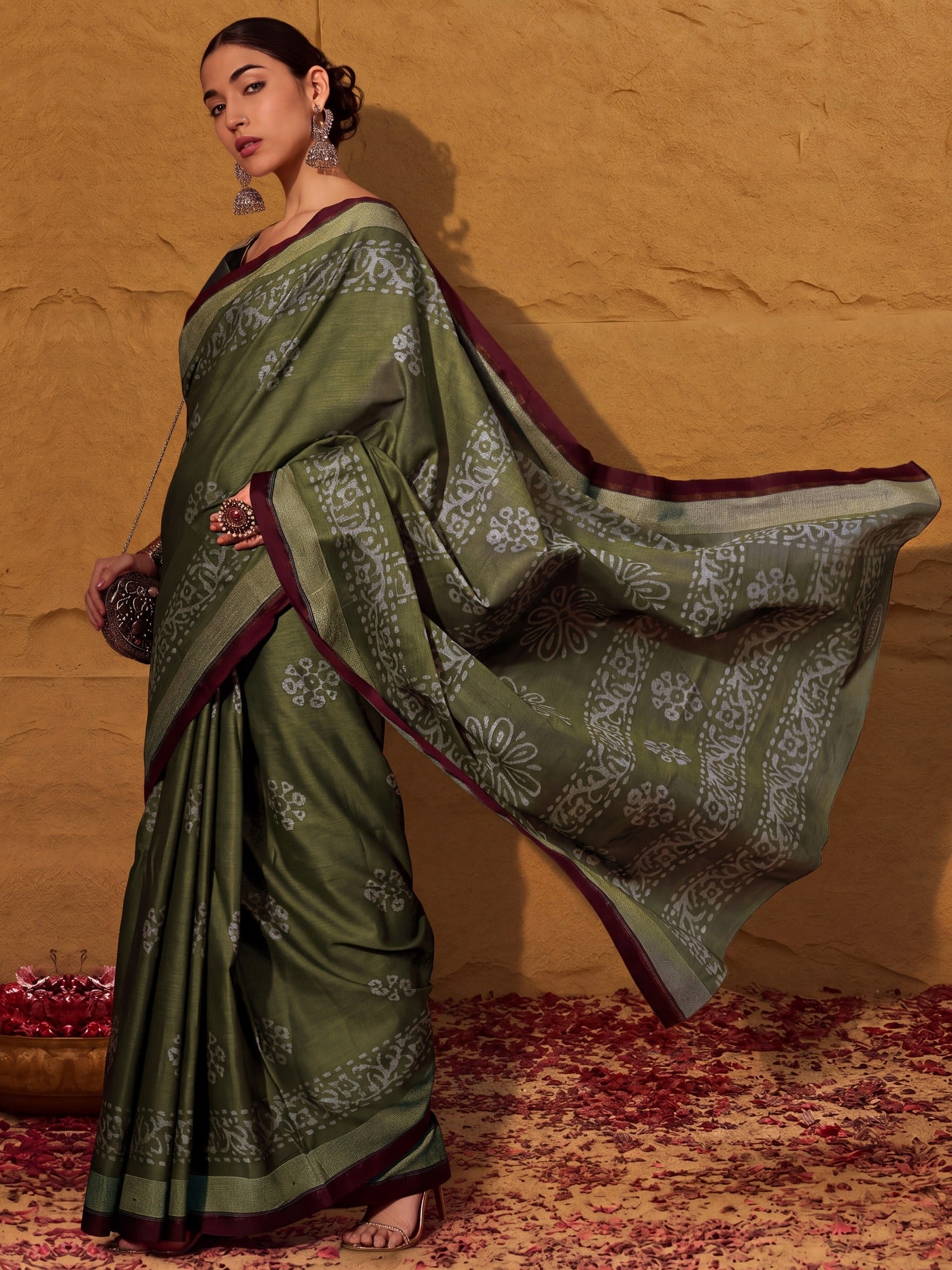 Olive Cotton saree – detail view 2