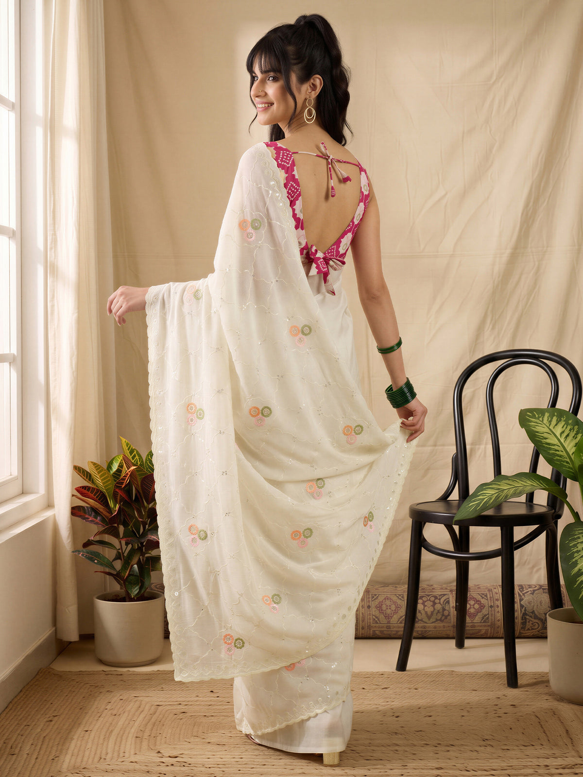 Off White Vichitra Silk saree – detail view 1