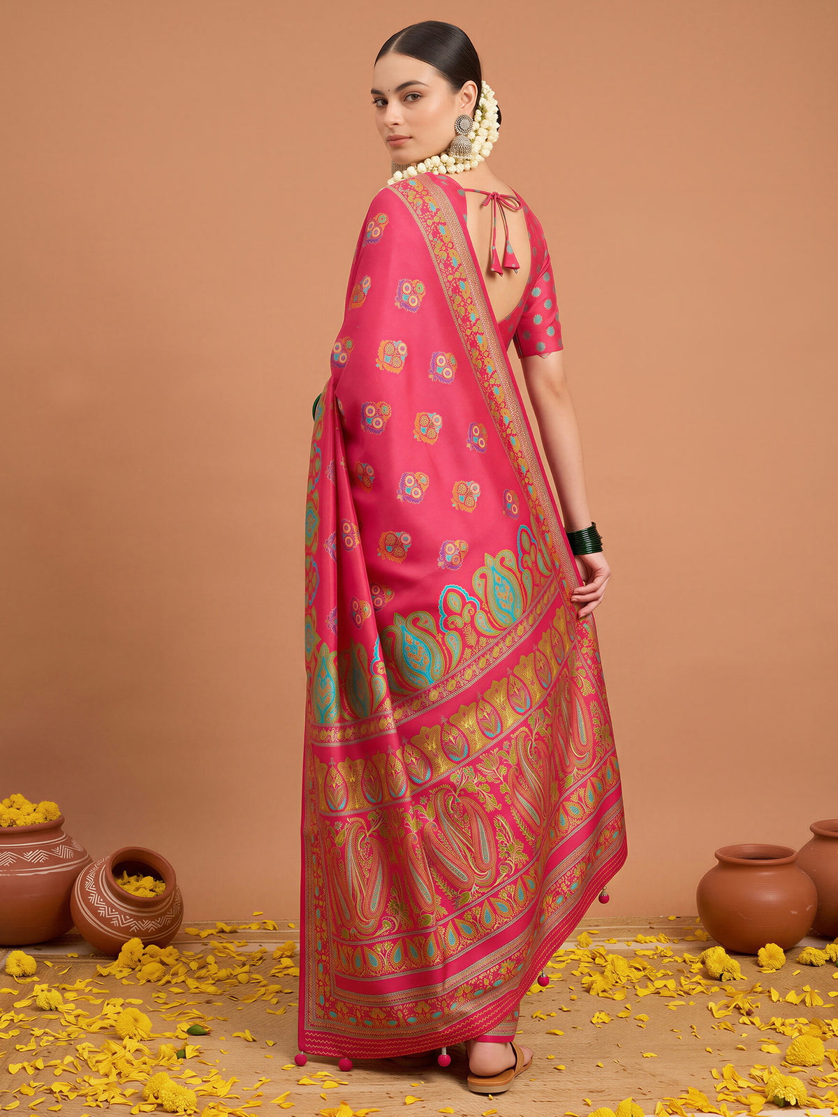 Pink Silk Blend saree – detail view 1