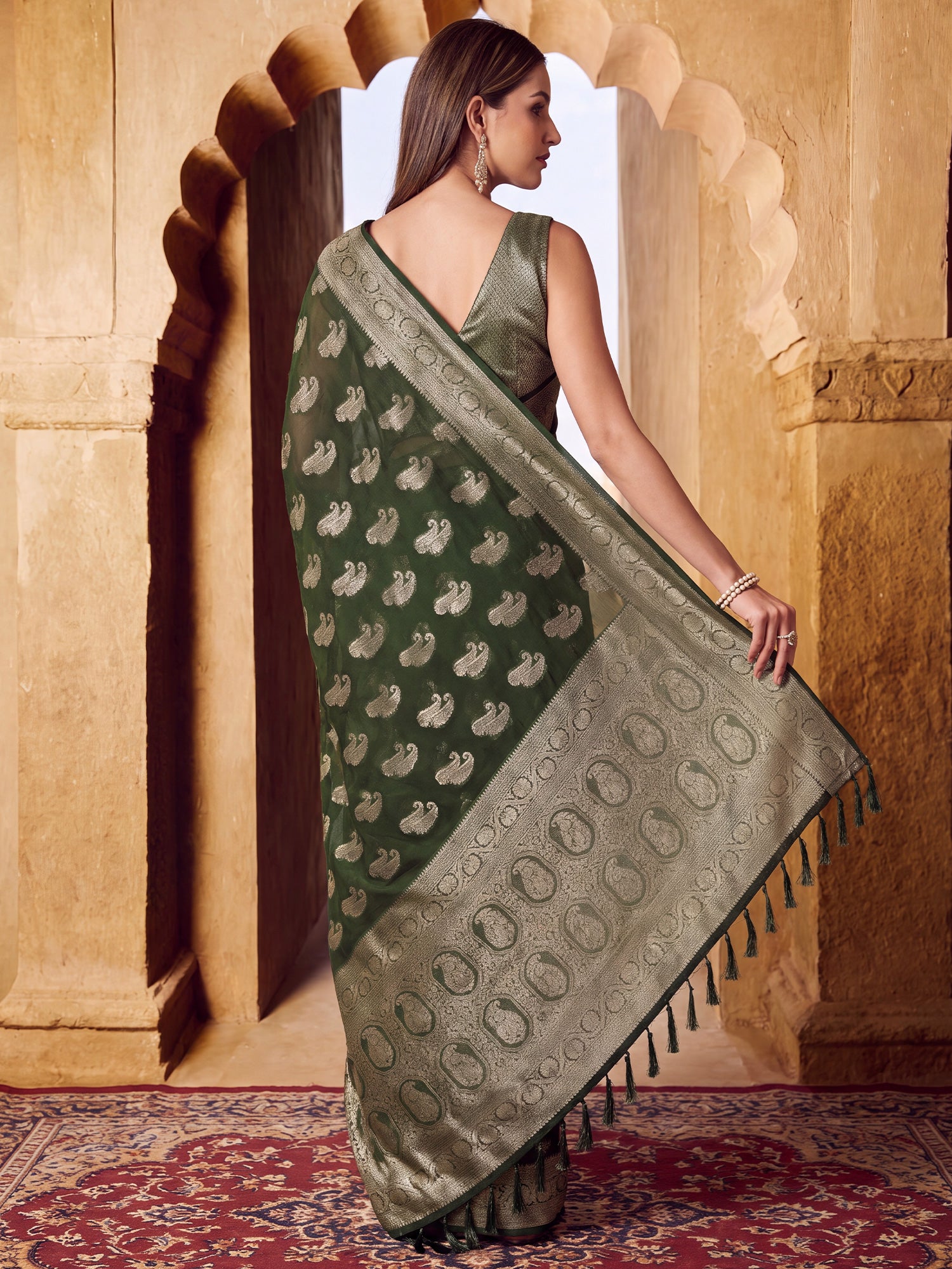 Green Georgette saree – detail view 1