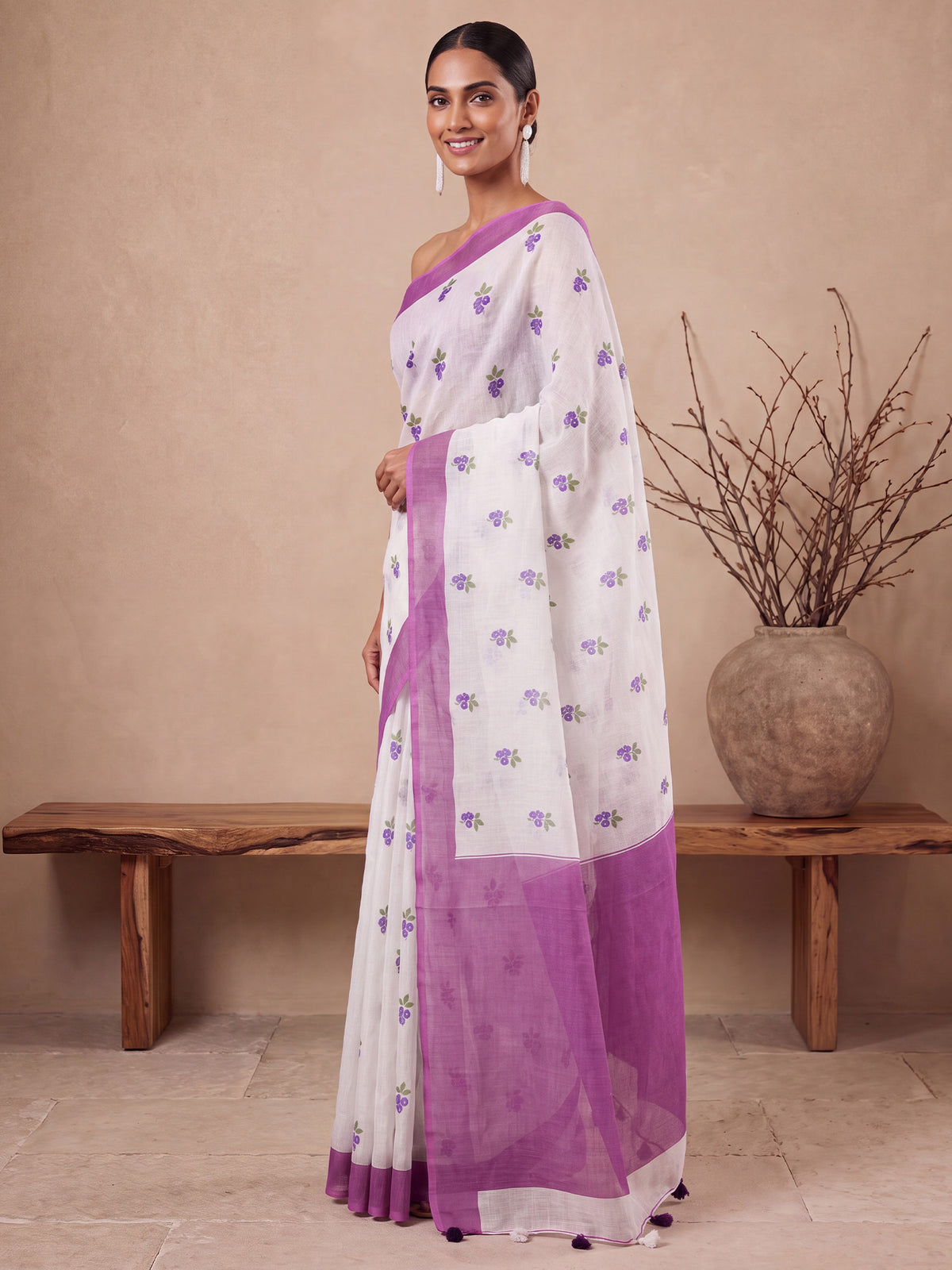 Fuchsia Cotton Linen saree – detail view 2