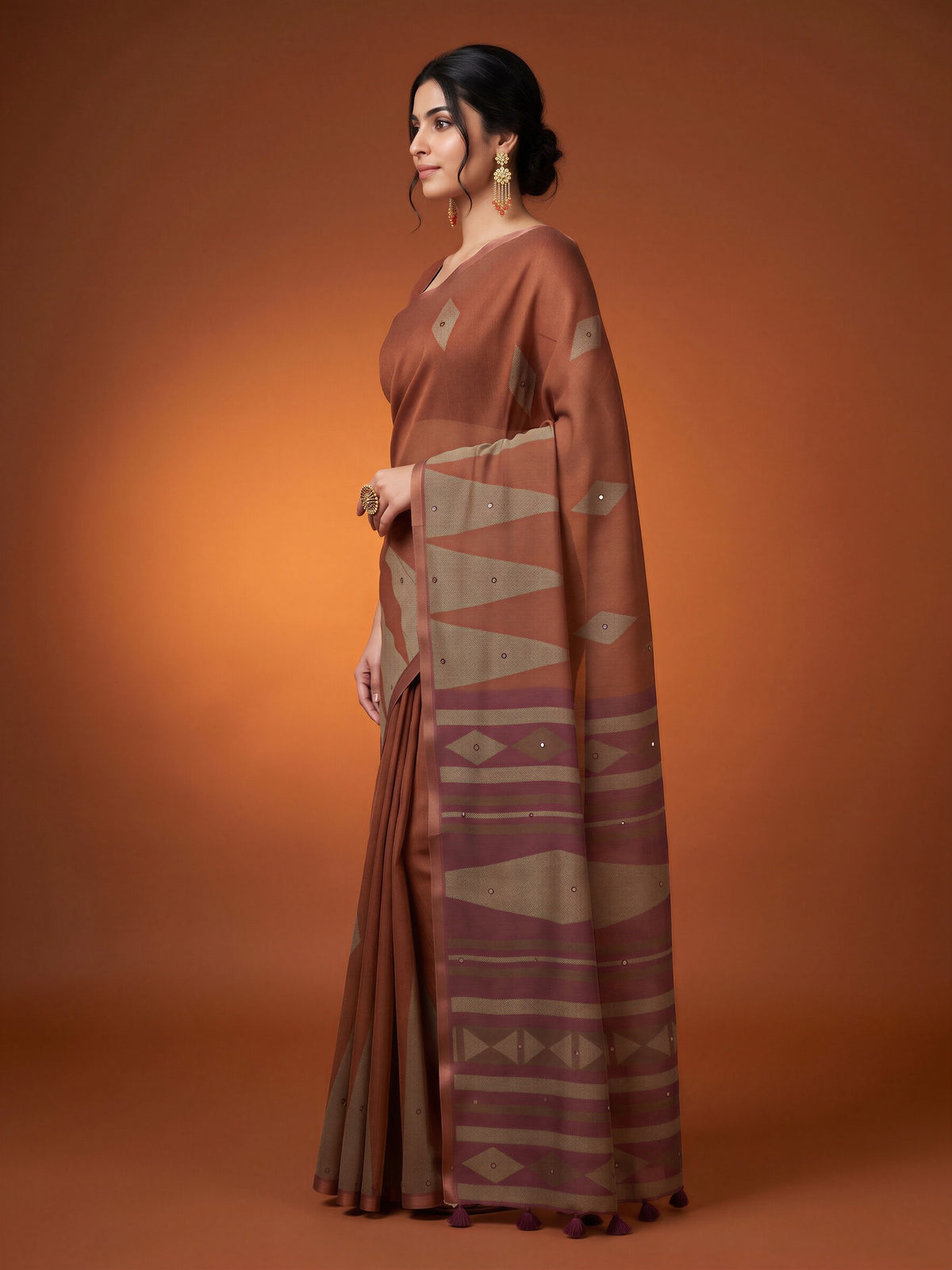 Brown Linen Blend saree – detail view 2