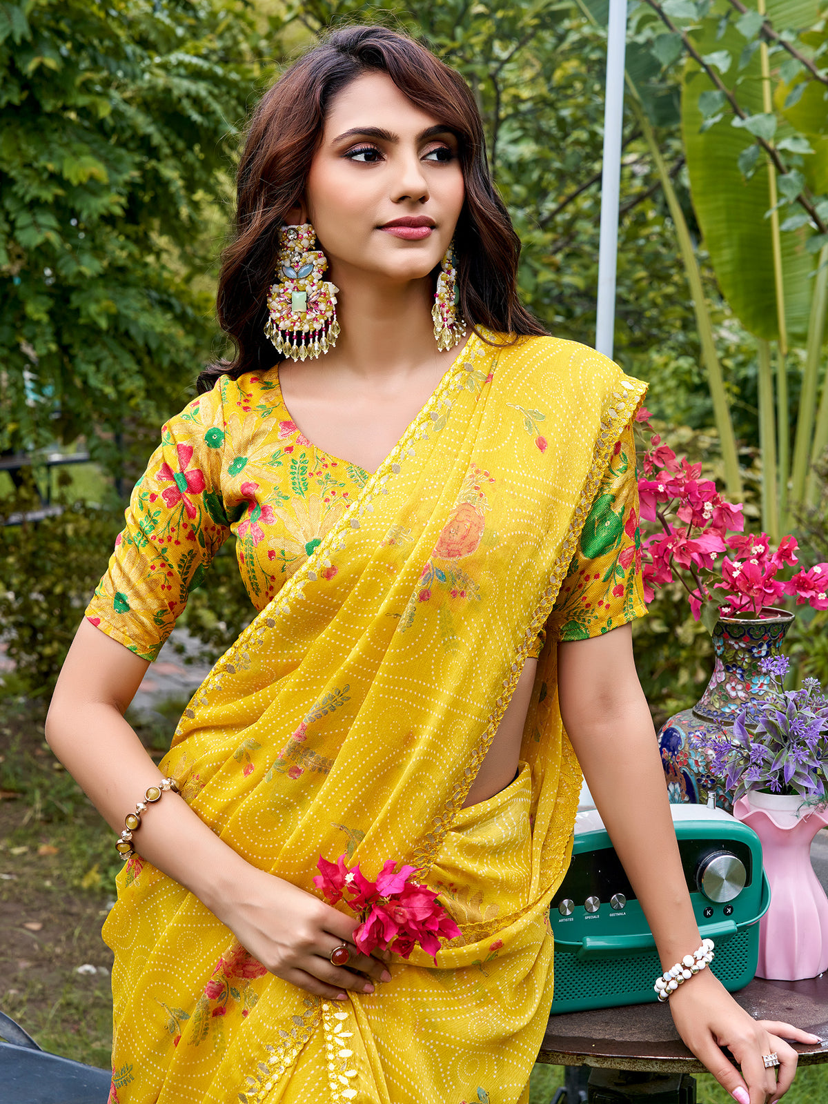 Yellow Chiffon saree – detail view 2