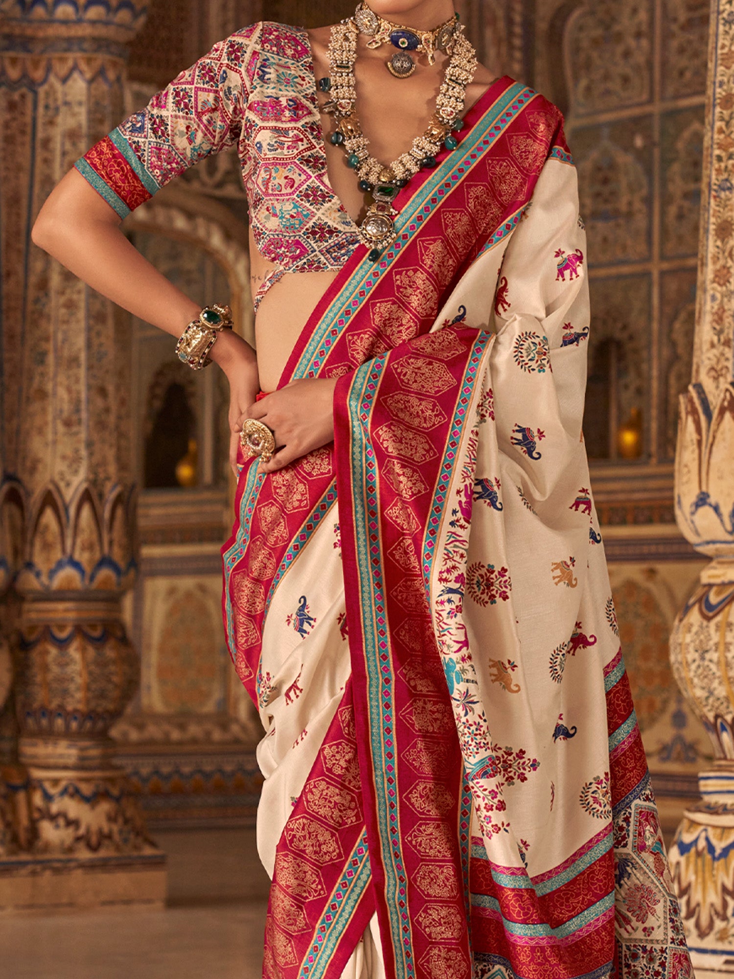 Cream Silk Blend saree – detail view 2