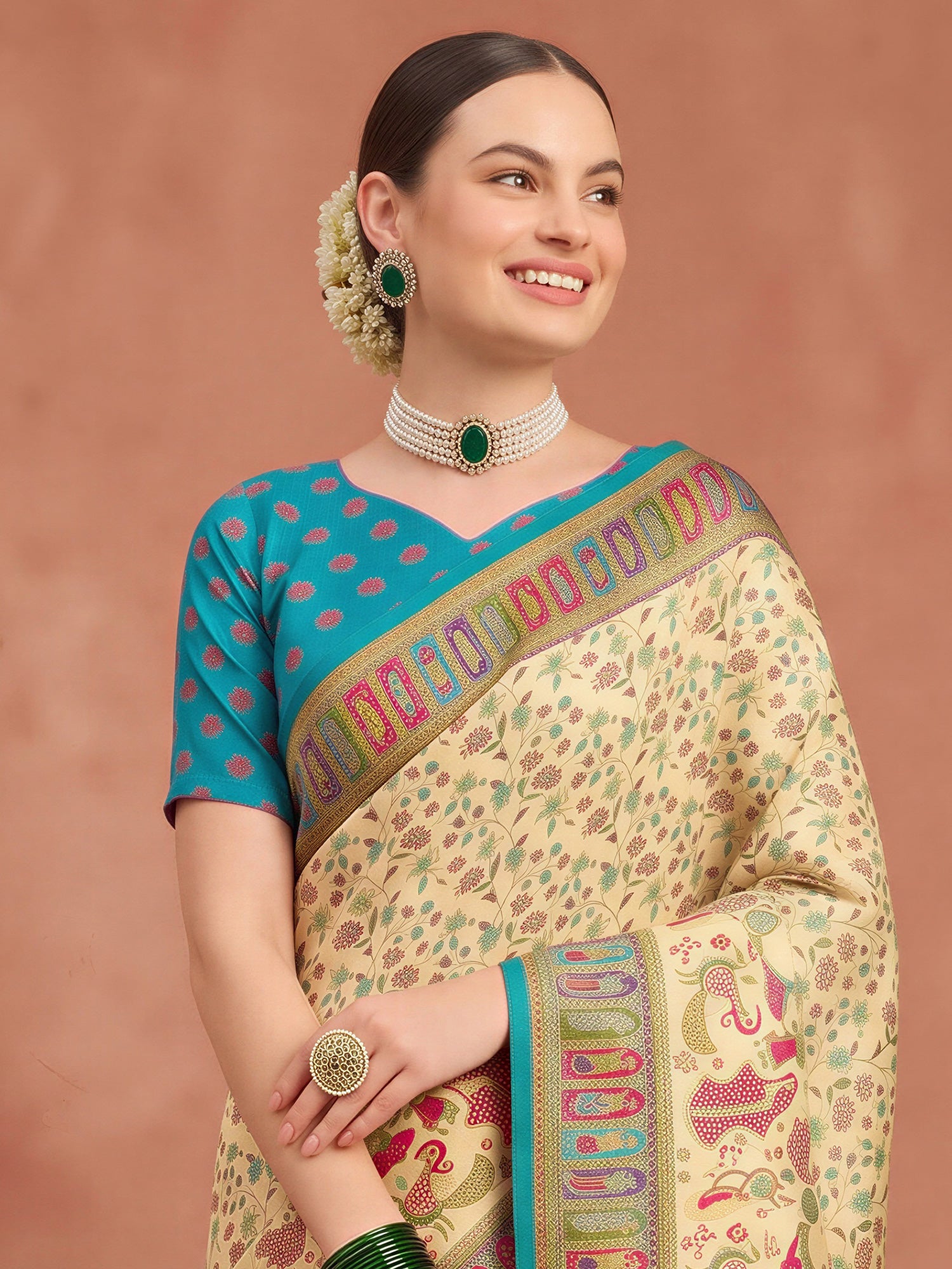 Cream Silk Blend saree – detail view 4