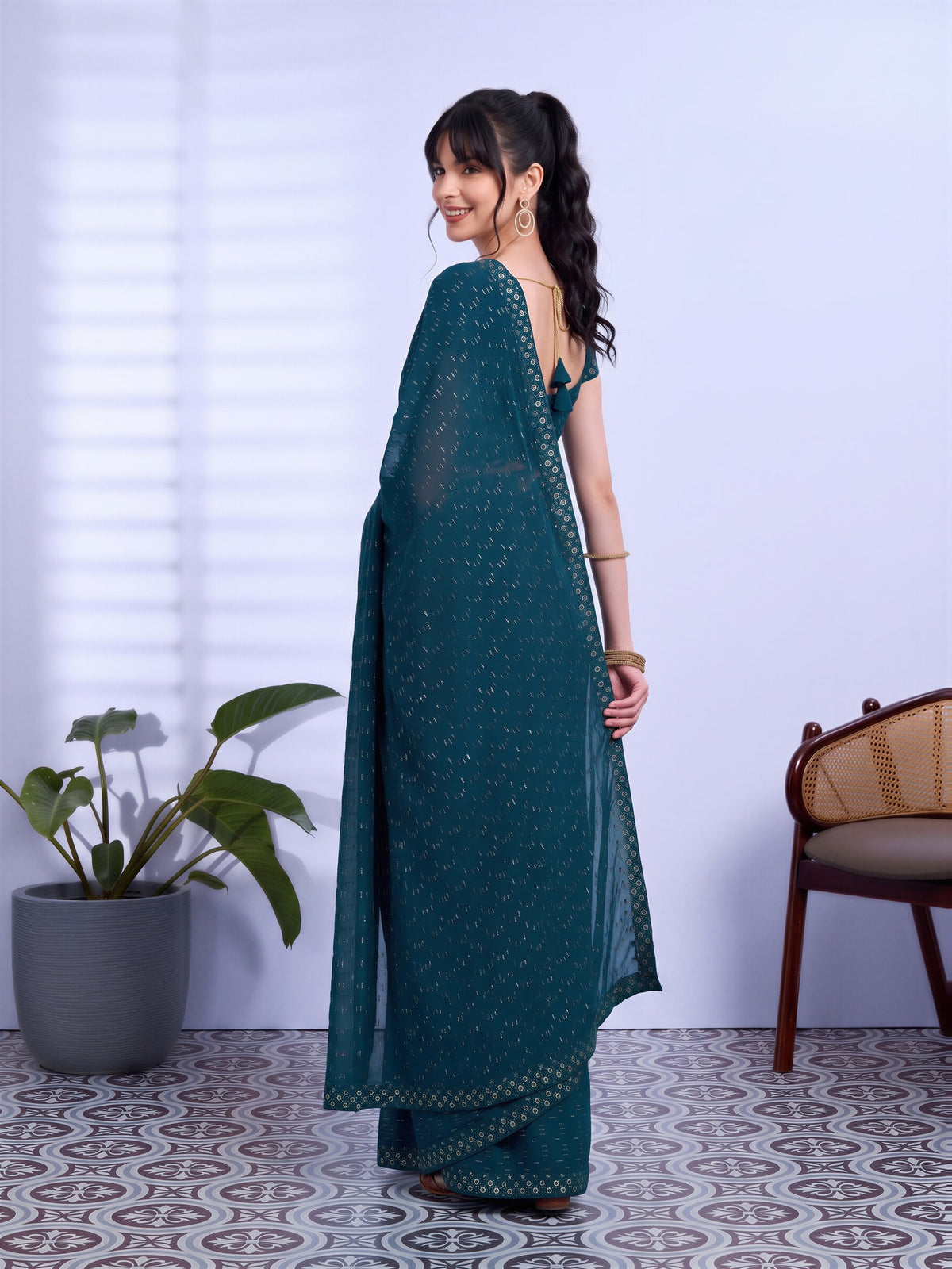 Off White Tissue saree – detail view 1