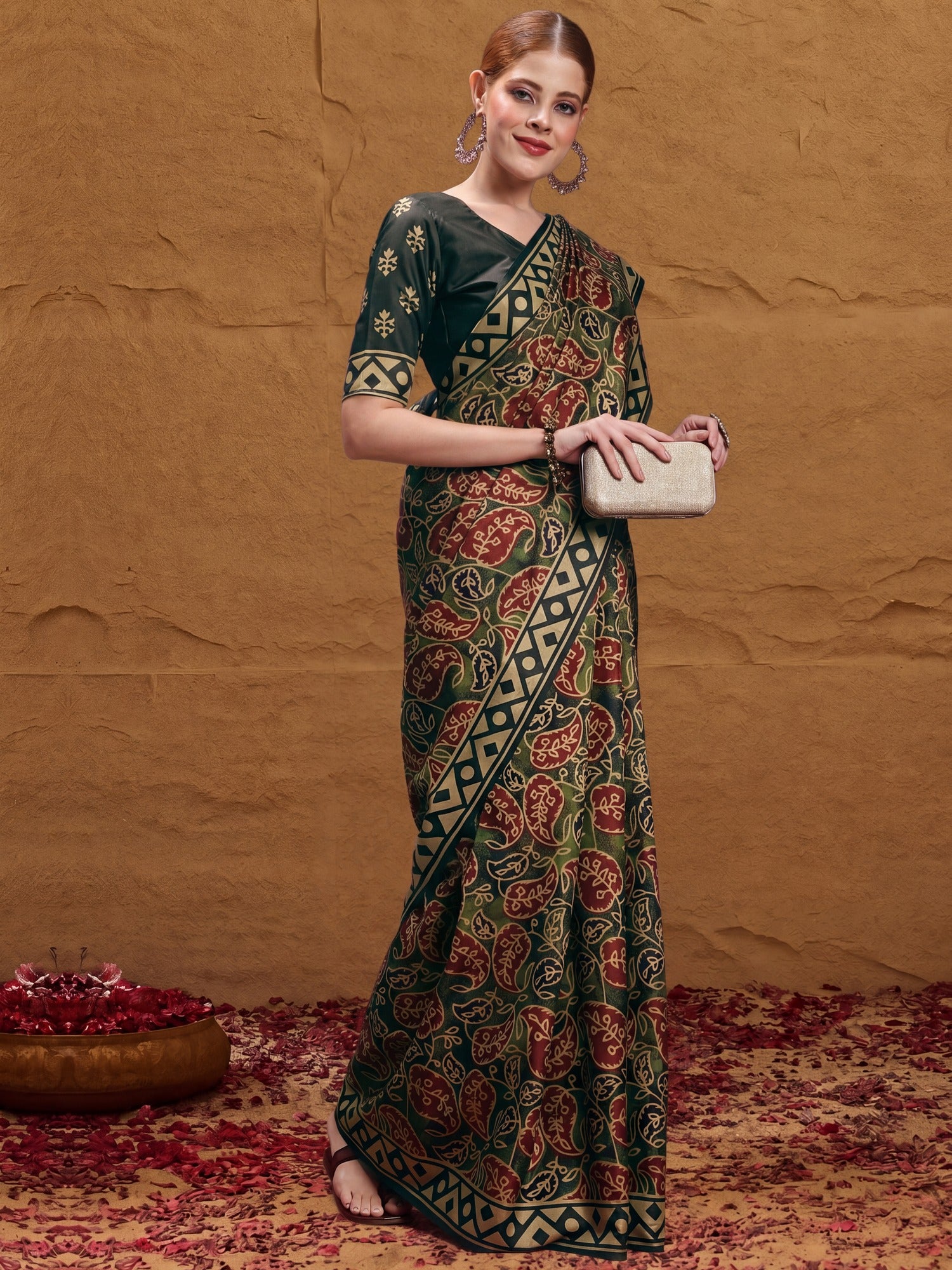 Dark Green Silk Blend saree – detail view 3
