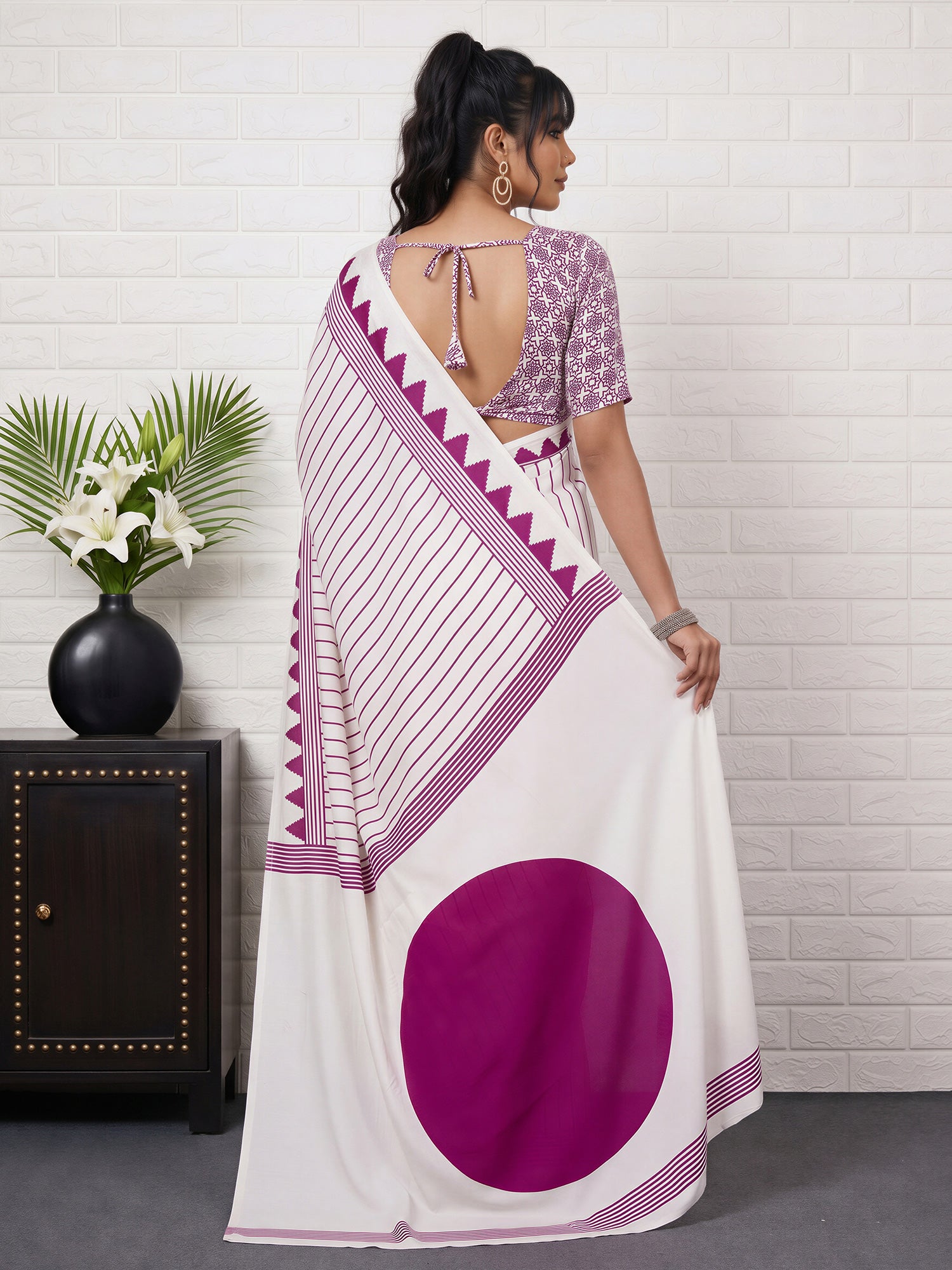 White Satin saree – detail view 1