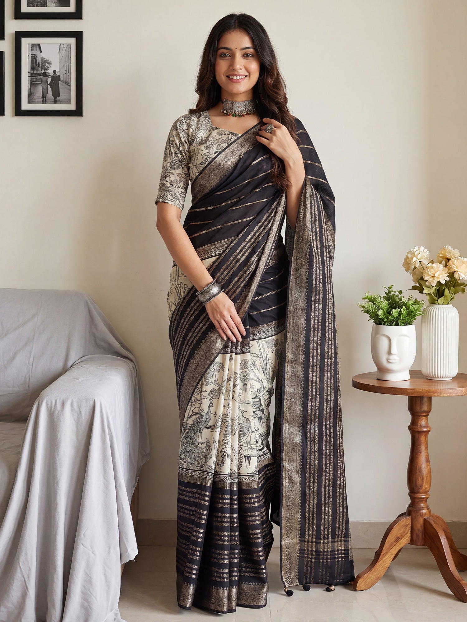 Black Viscose Silk saree – detail view 3