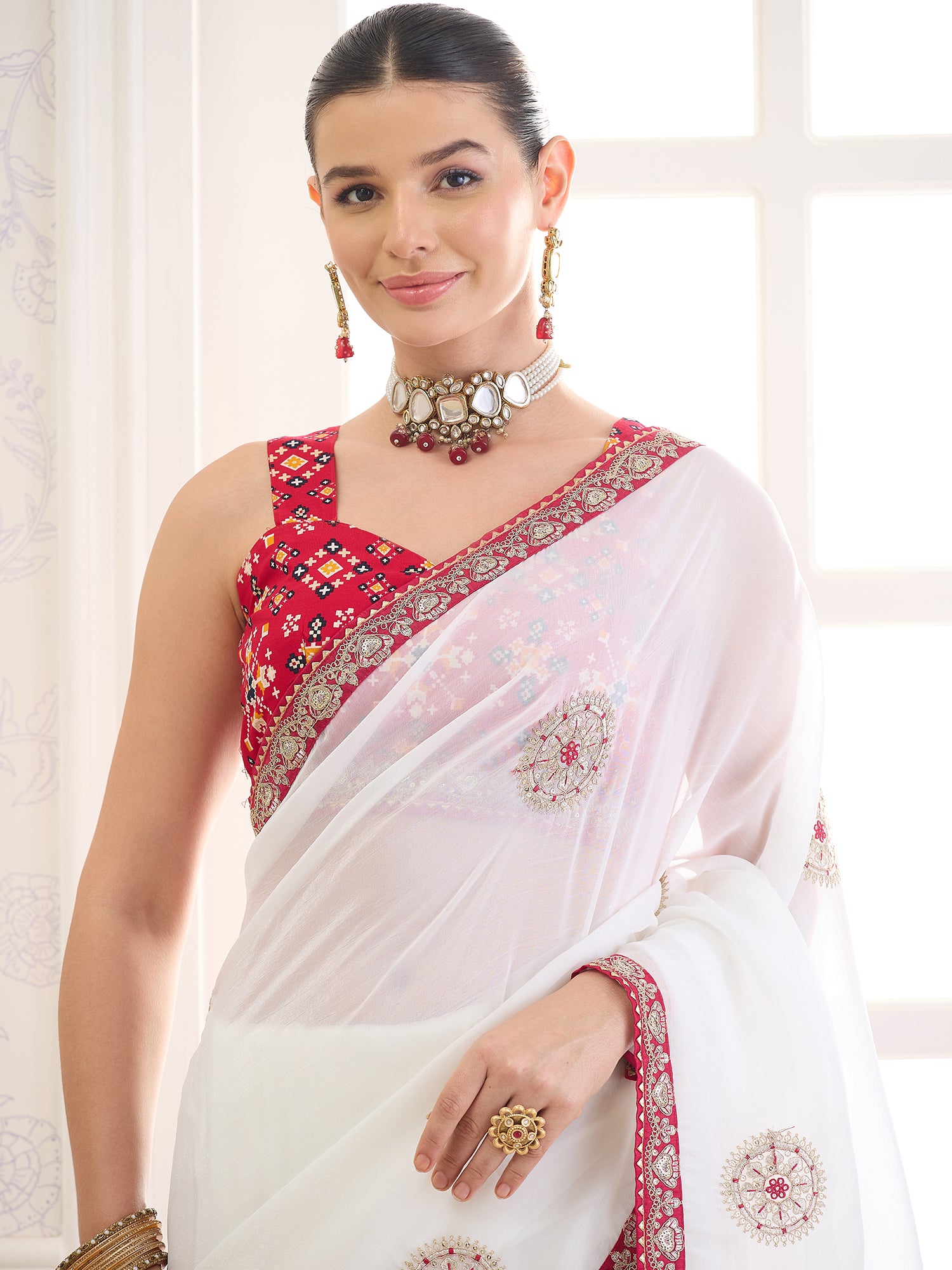 White Viscose saree – detail view 4