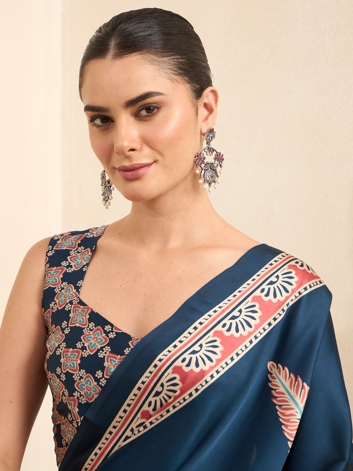 Teal Blue Pure Crepe saree – detail view 3
