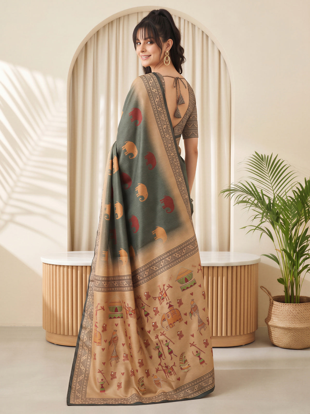Grey Silk Blend saree – detail view 1