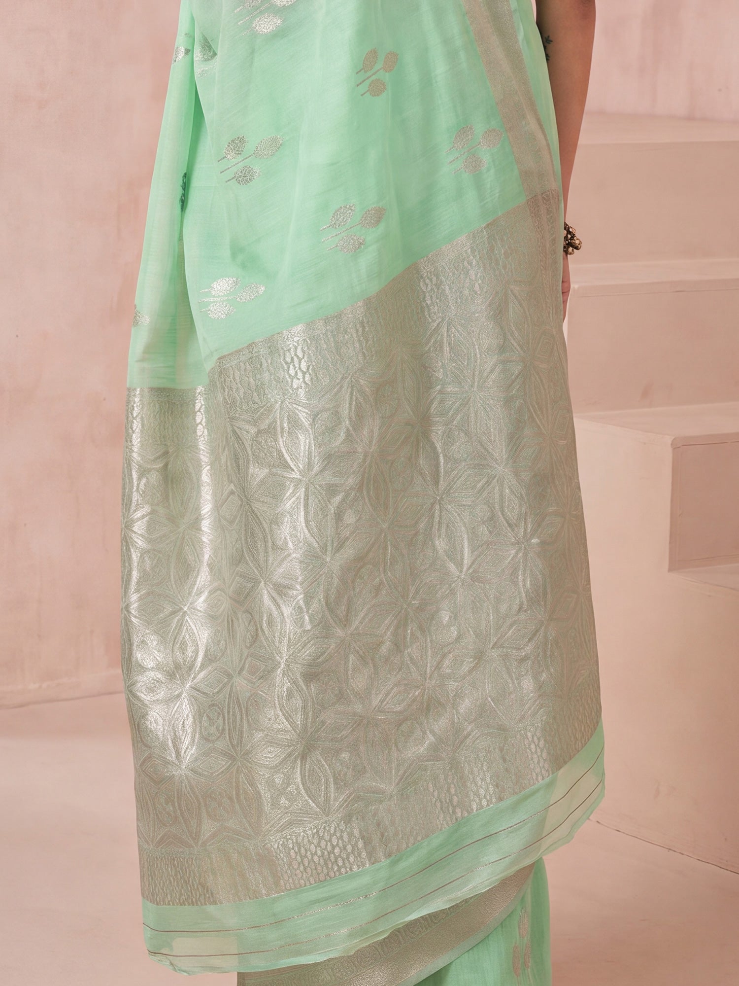 Sea Green Linen saree – detail view 5