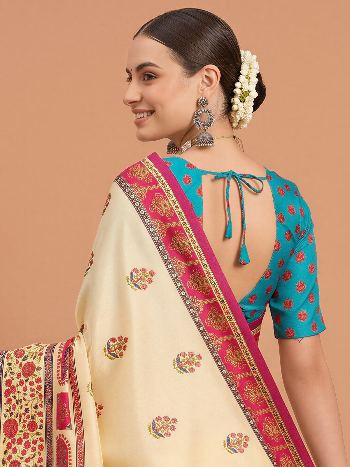 Cream Silk Blend saree – detail view 4