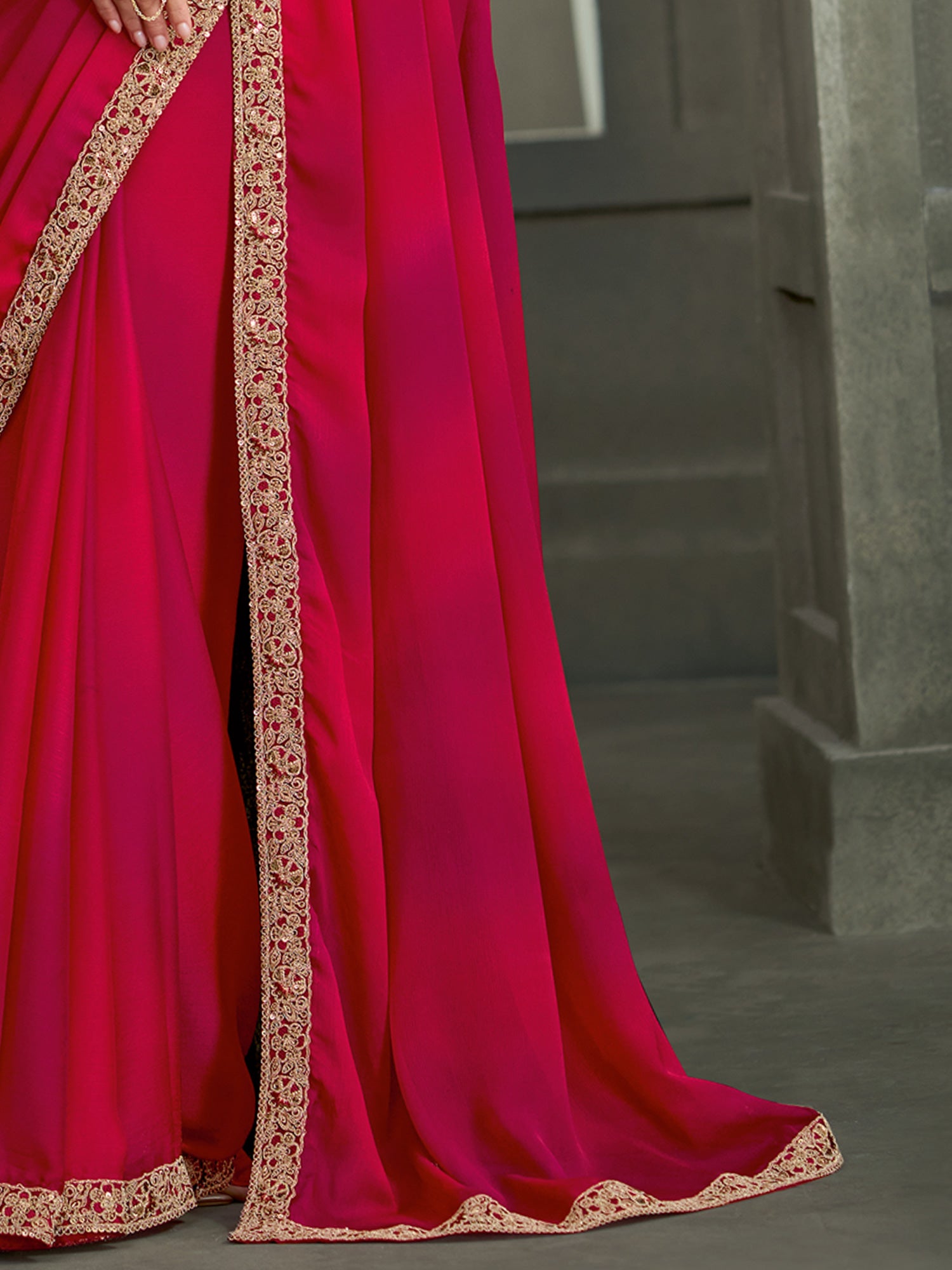 Red Chiffon saree – detail view 4