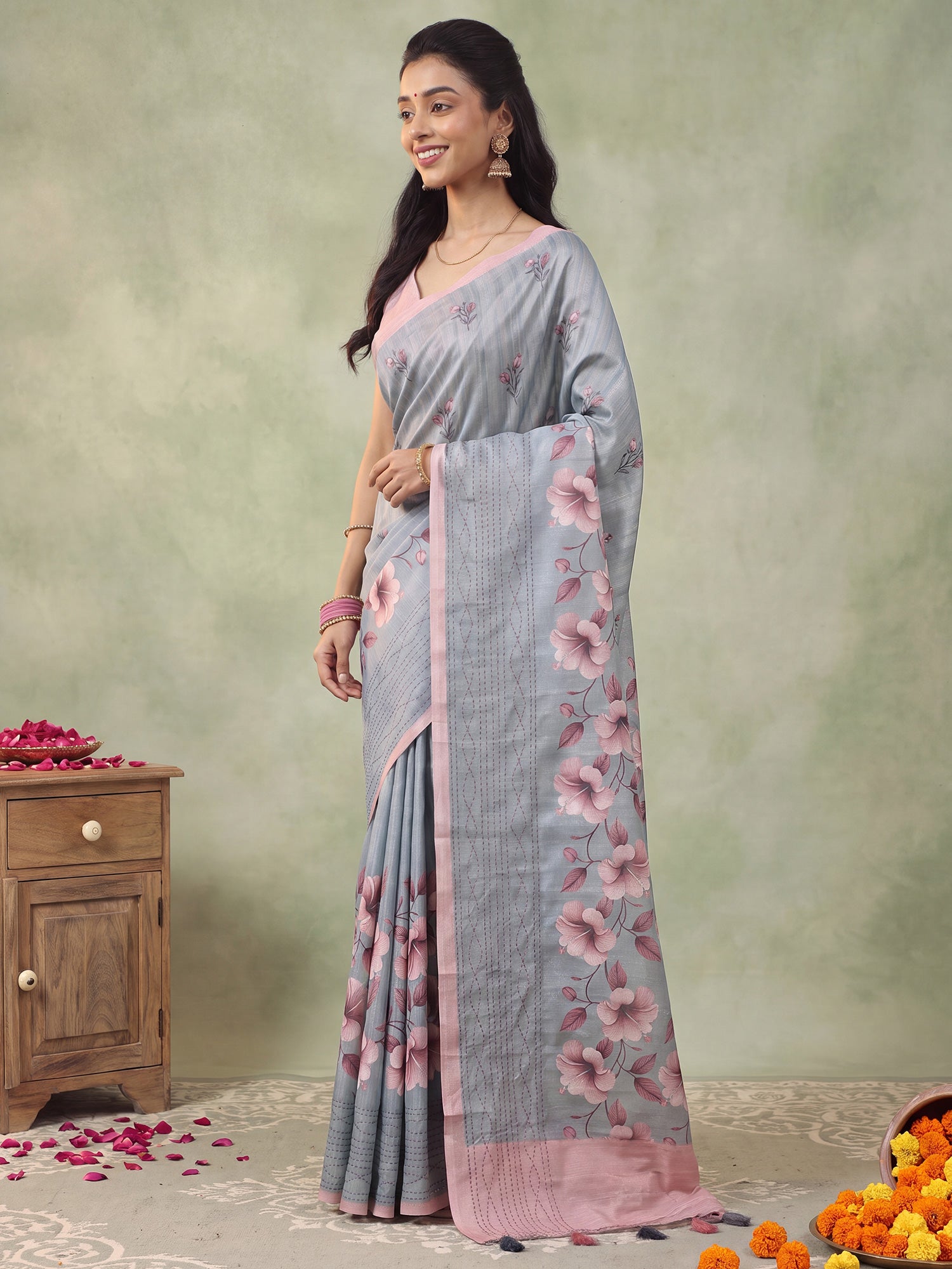 Grey Silk Blend saree – detail view 2