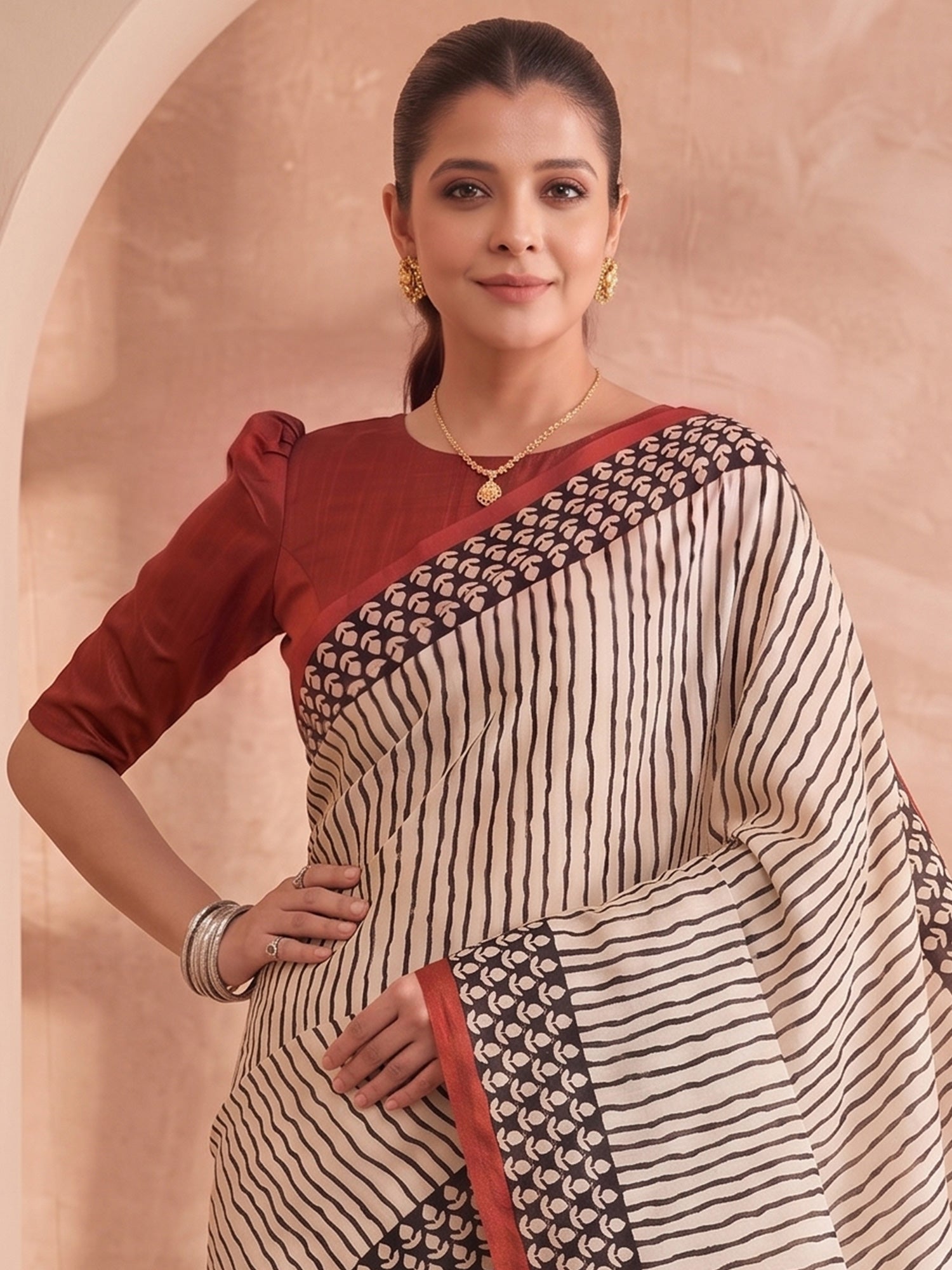 Off White Bhagalpuri Silk saree – detail view 4
